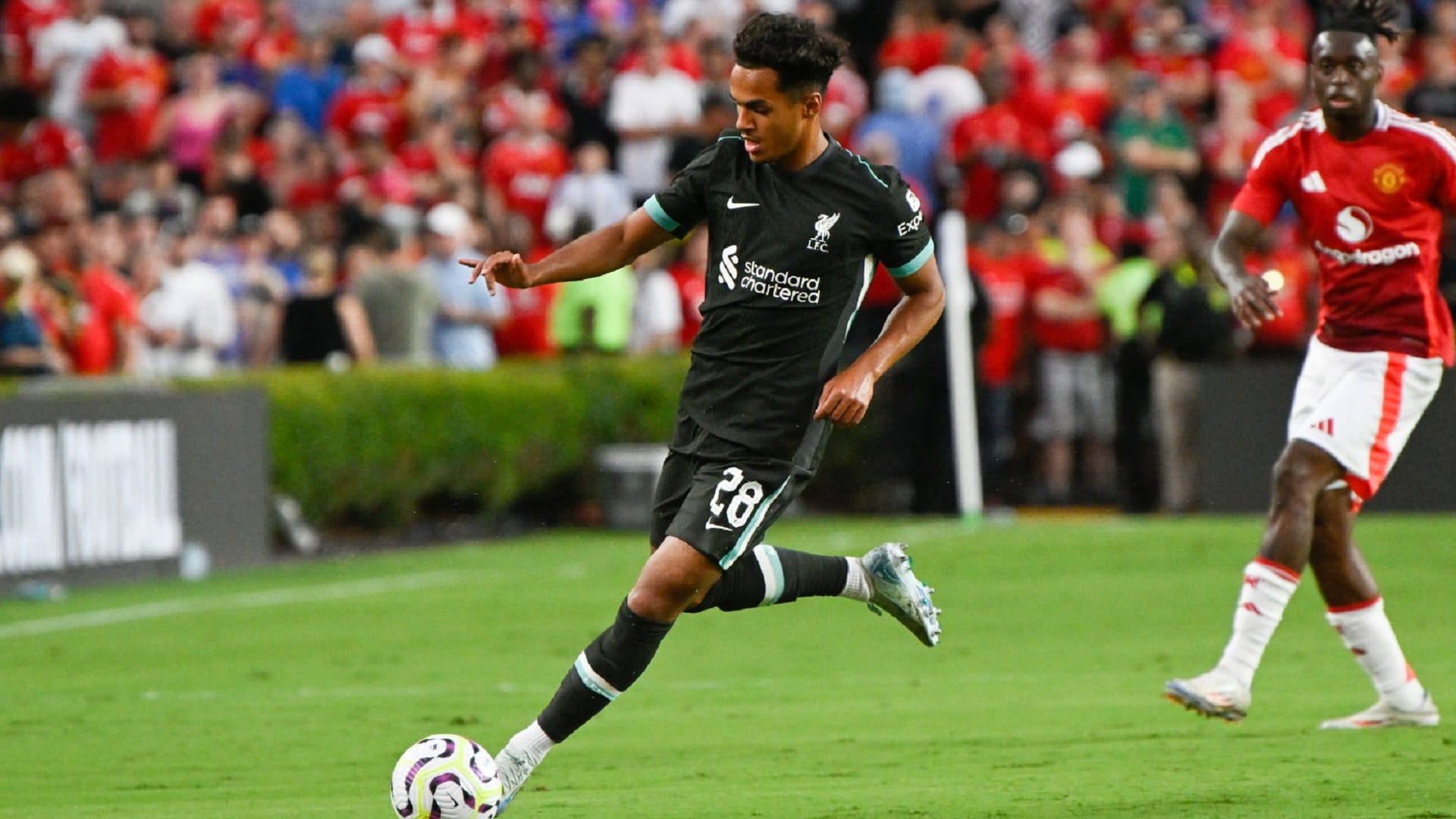 صورة بعنوان: نادي برينتفورد الإنجليزي يتعاقد مع النجم فابيو كارفاليو 