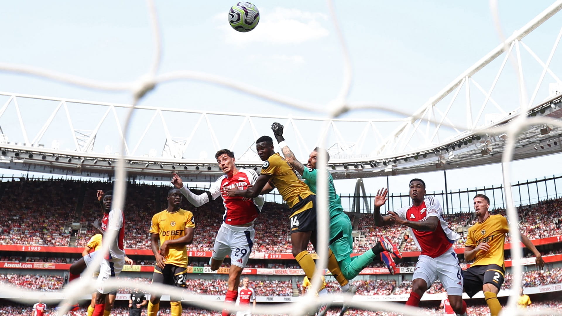 صورة بعنوان: أرسنال يتغلب على وولفرهامبتون في بداية مشواره بالدوري الإنجليزي 