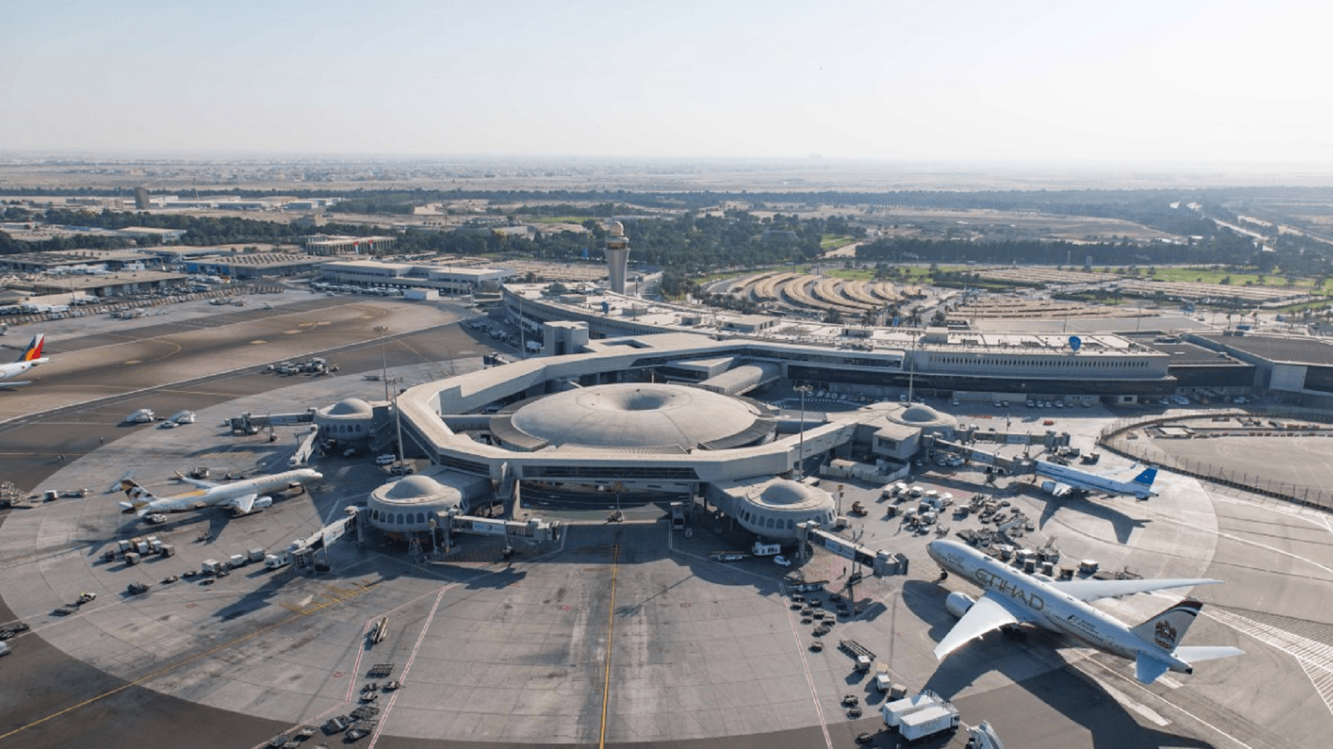 صورة بعنوان: "مطارات أبوظبي" توسّع شراكتها مع "مجموعة مطارات باريس" 