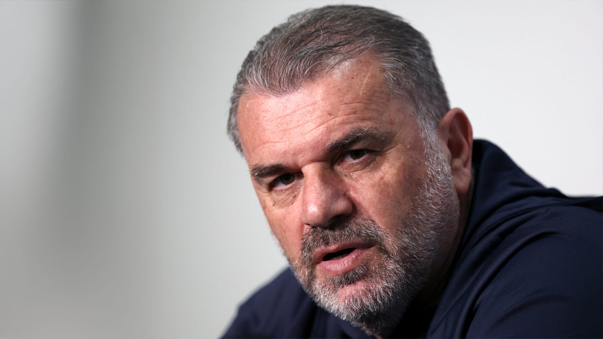 أنجي بوستيكوجلو