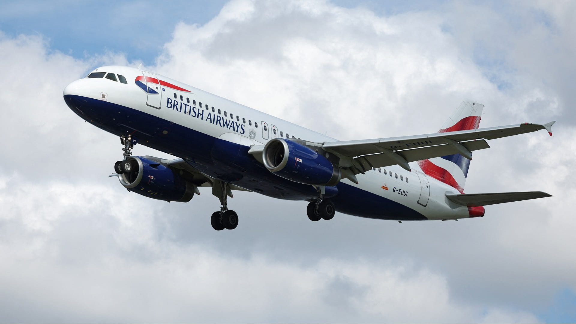 Image for the title: British Airways suspends flights to and from Tel Aviv until Wed. 