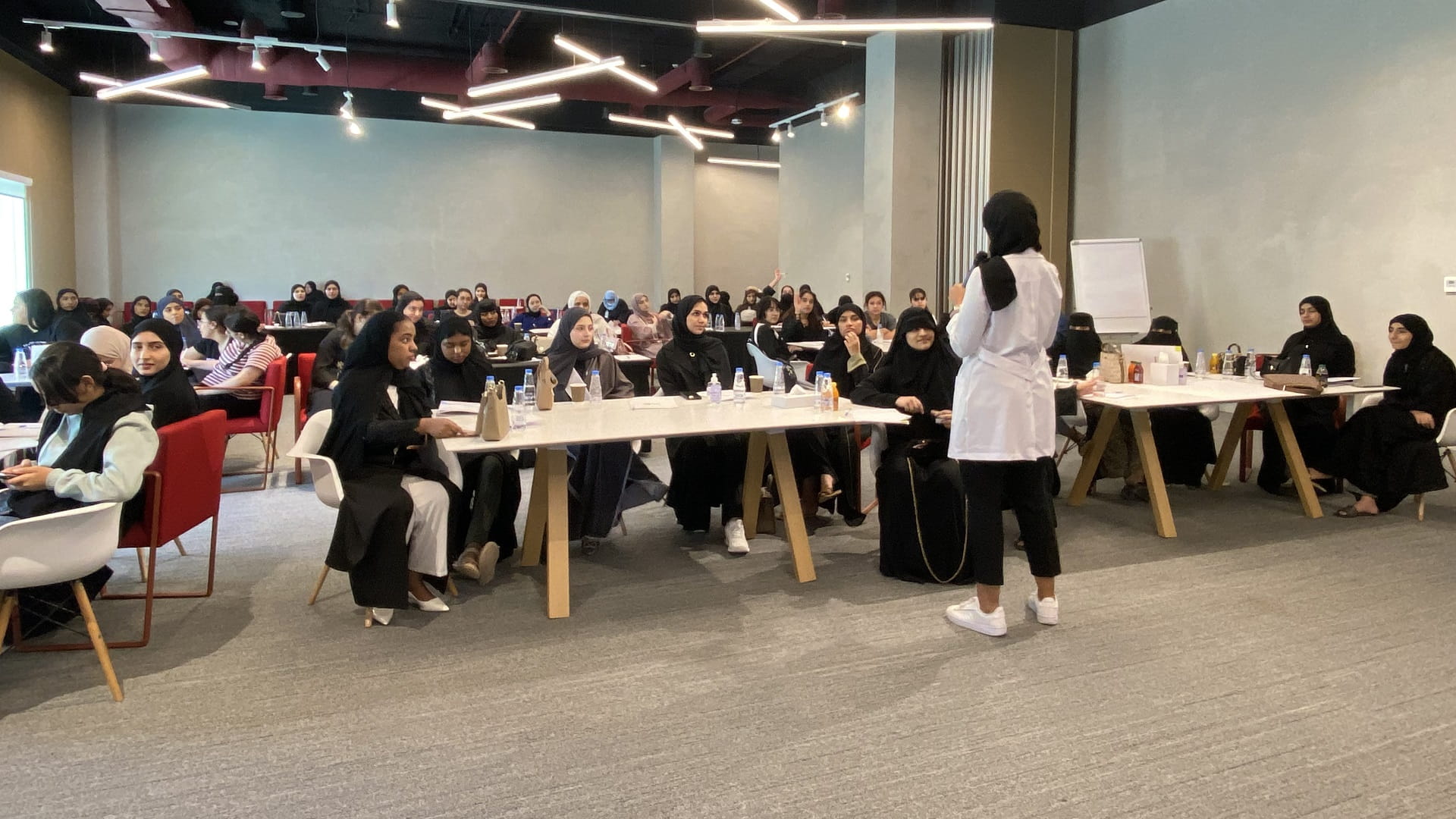 صورة بعنوان: مؤسسة الشارقة للتمكين الاجتماعي تنظم ورشة "العناية بالبشرة" 