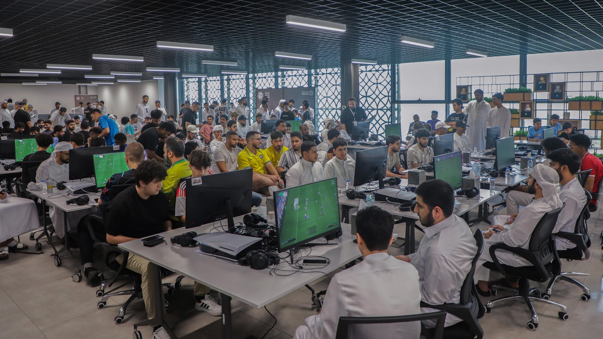 Image for the title: Shams honours the eSports Championship winners 