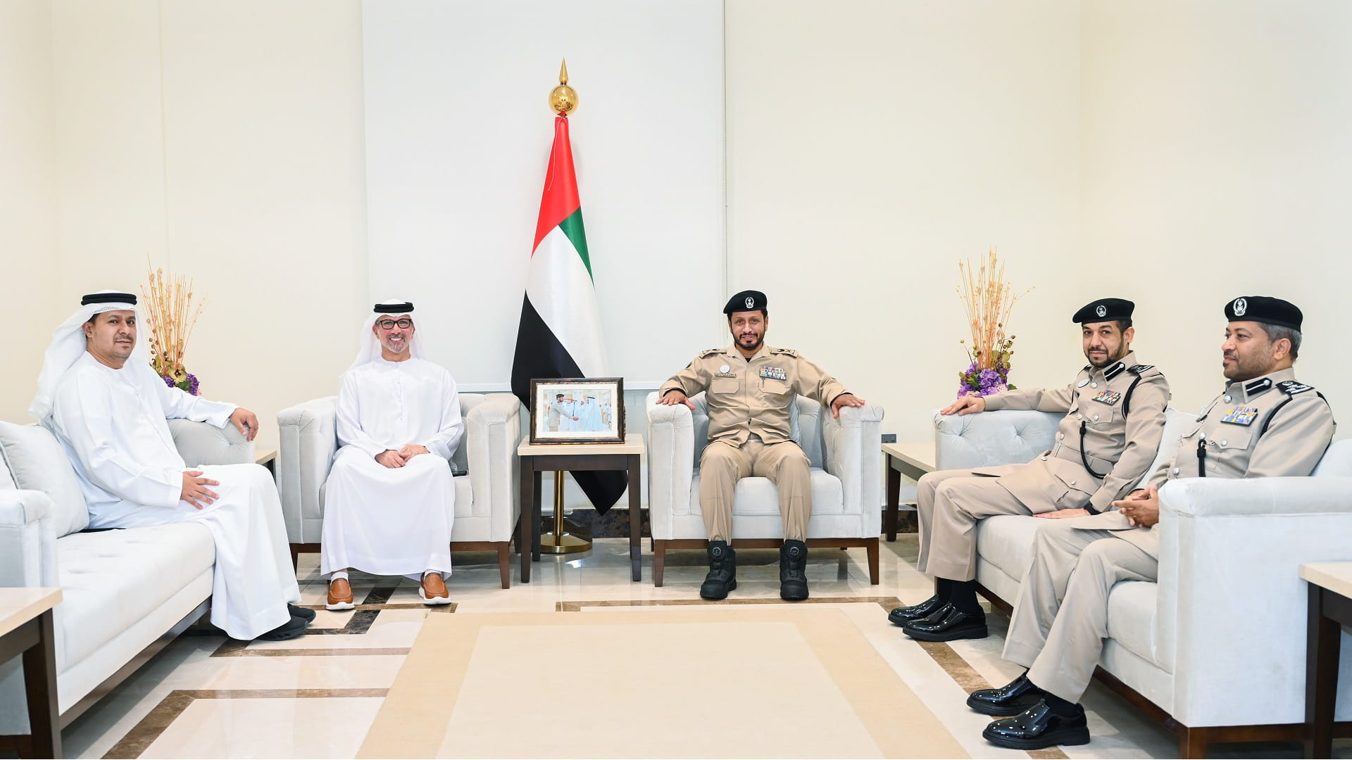 صورة بعنوان: "شرطة الشارقة والإسعاف الوطني" يعززان التعاون المشترك 