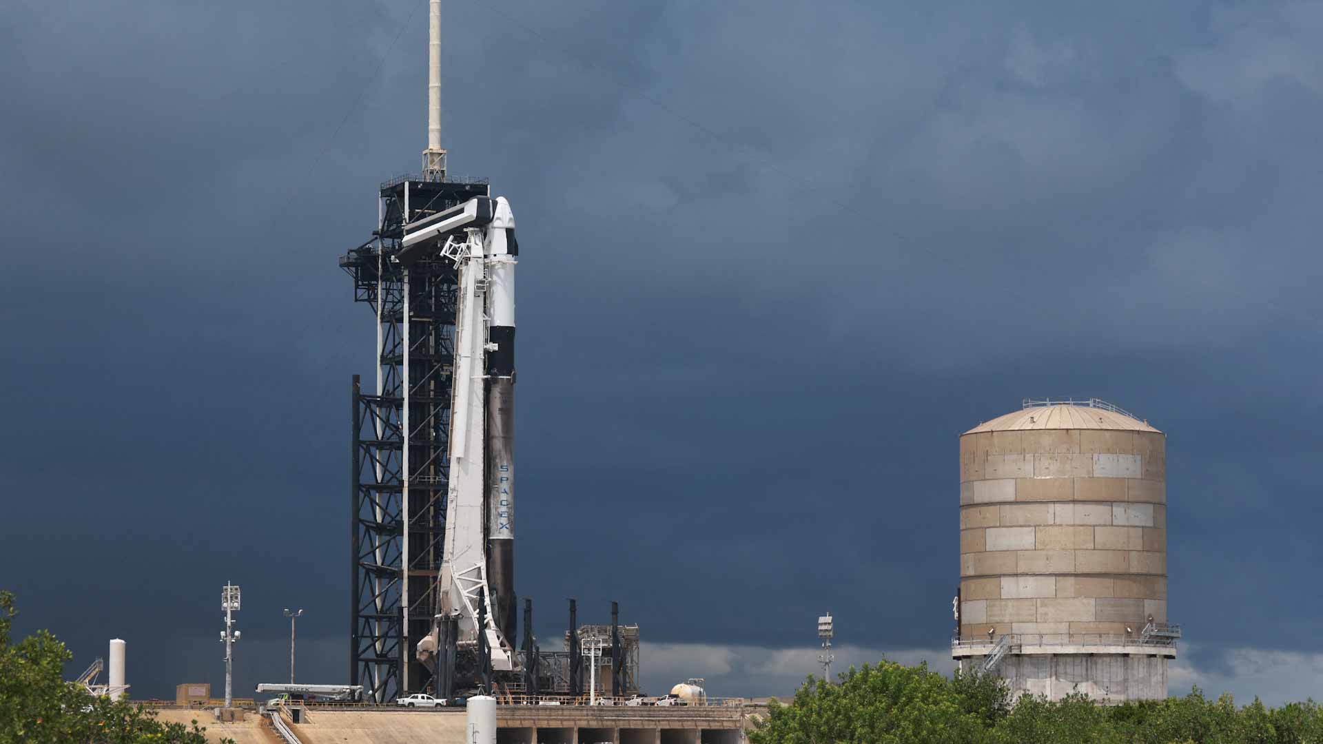 صورة بعنوان: وسط تقرب وانتظار.. سبيس إكس تؤجل مهمة بولاريس دون بعد تسرب هيليوم 