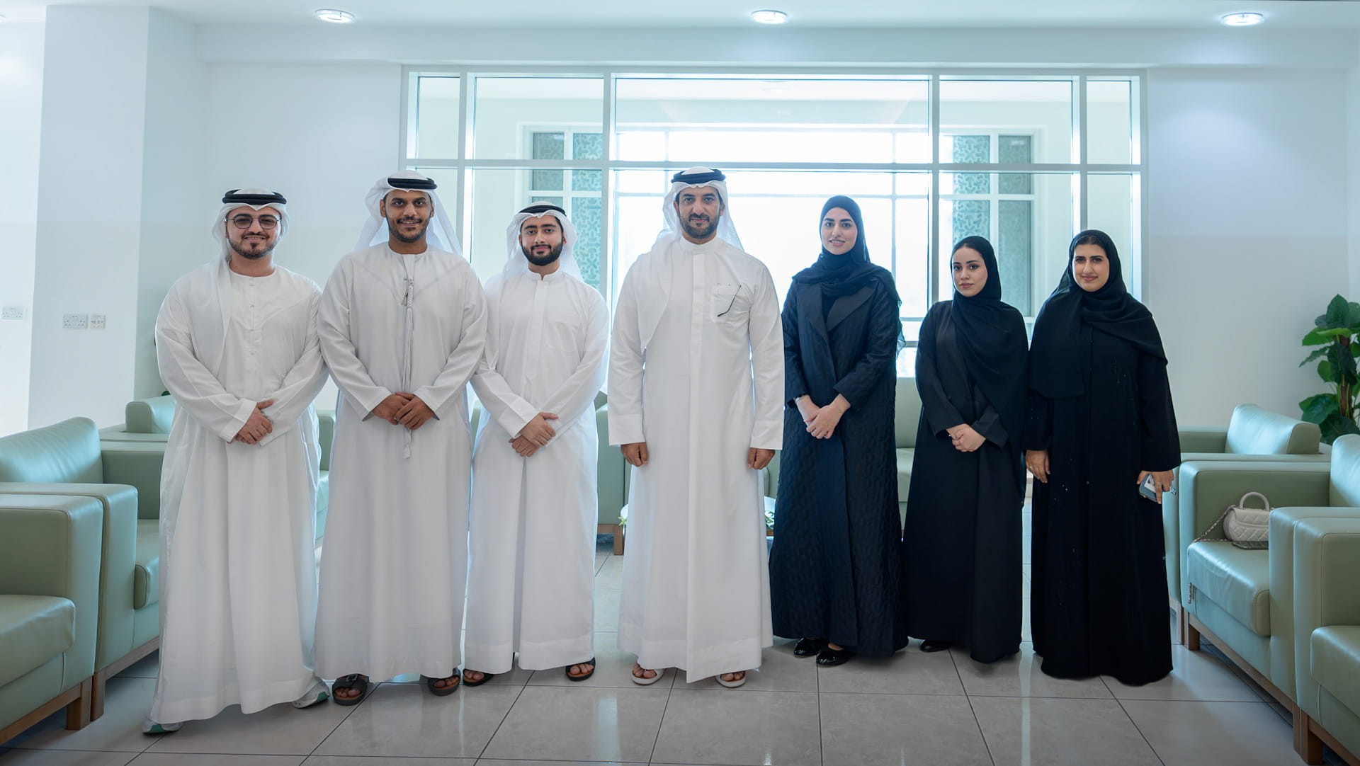 سلطان بن أحمد يستقبل طلبة جامعة الشارقة المبتعثين إلى أميركا