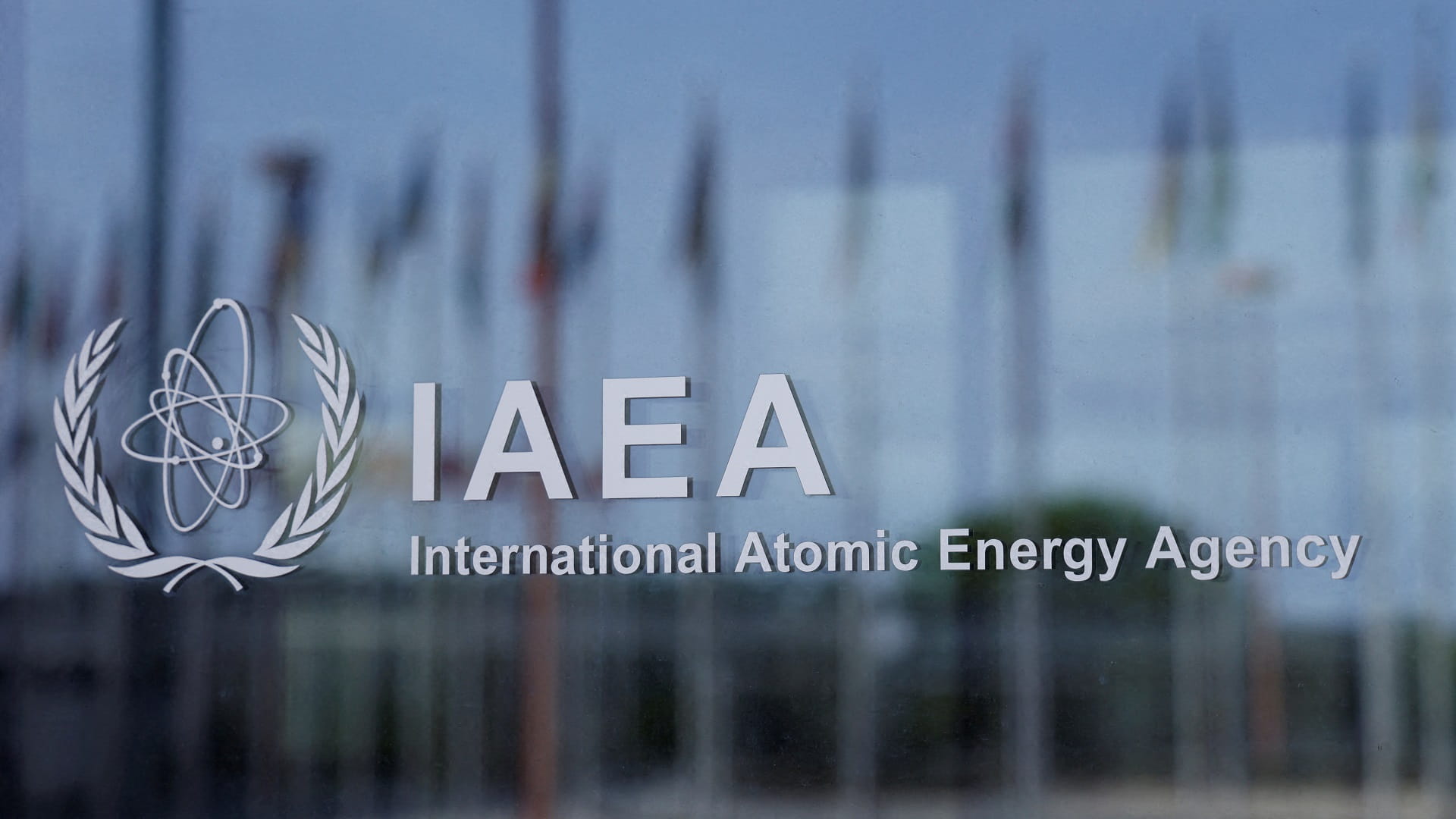 أوكرانيا: الهجمات الروسية تهدد قطاع الطاقة النووية 