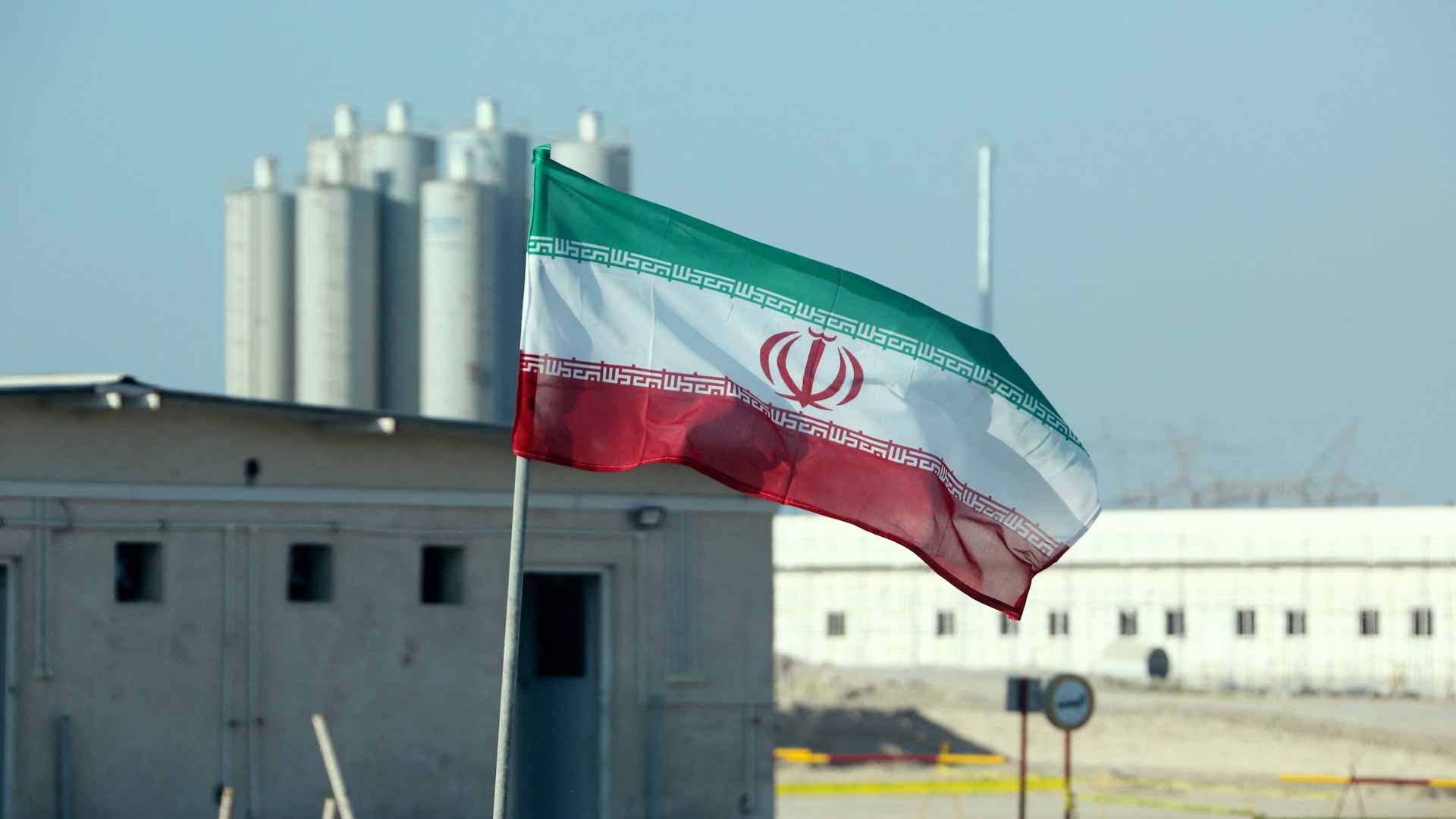 One dead, 10 injured due to gas leak at Iranian Guards facility 