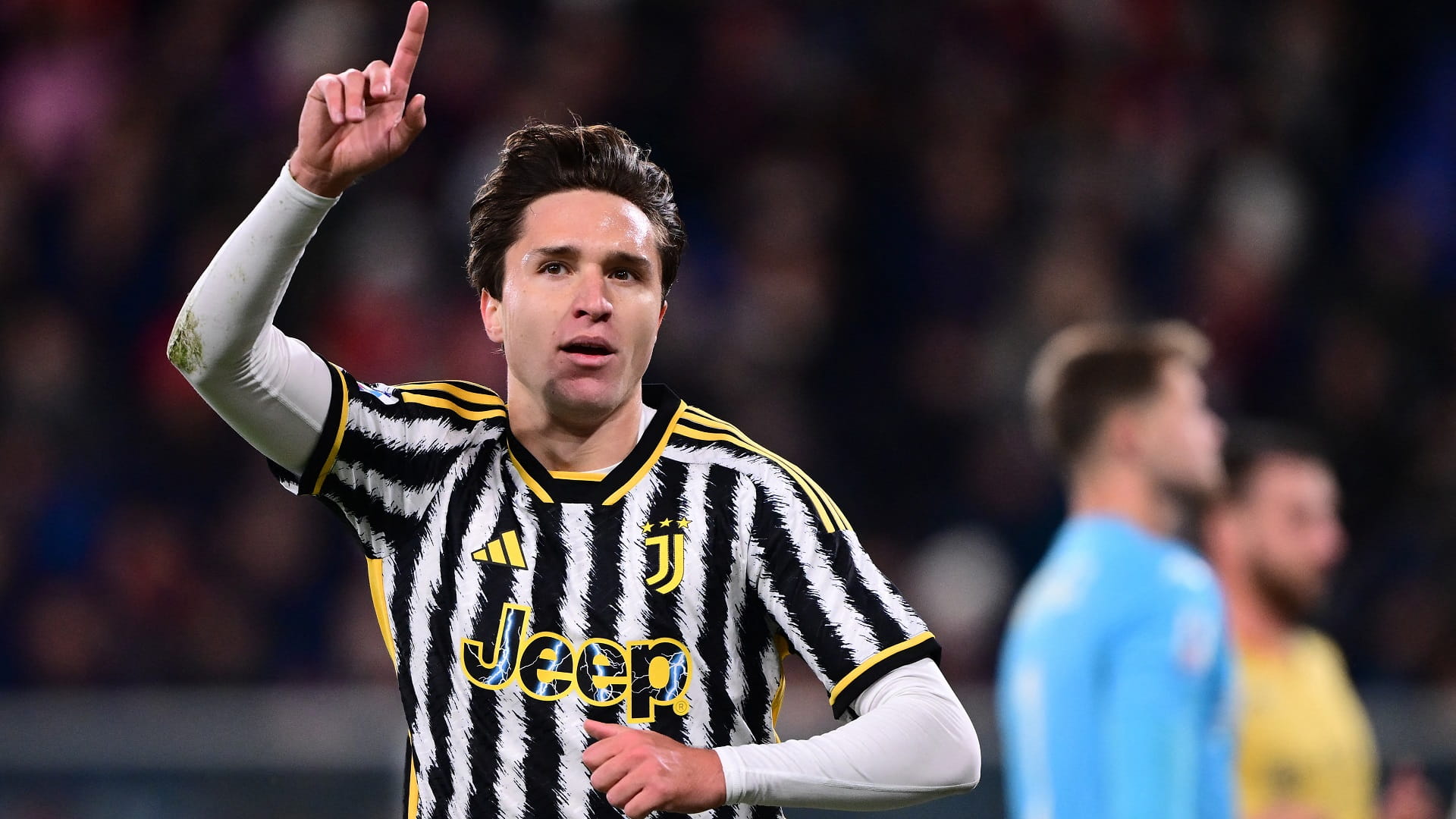 Liverpool sign Chiesa from Juventus in cut-price deal 