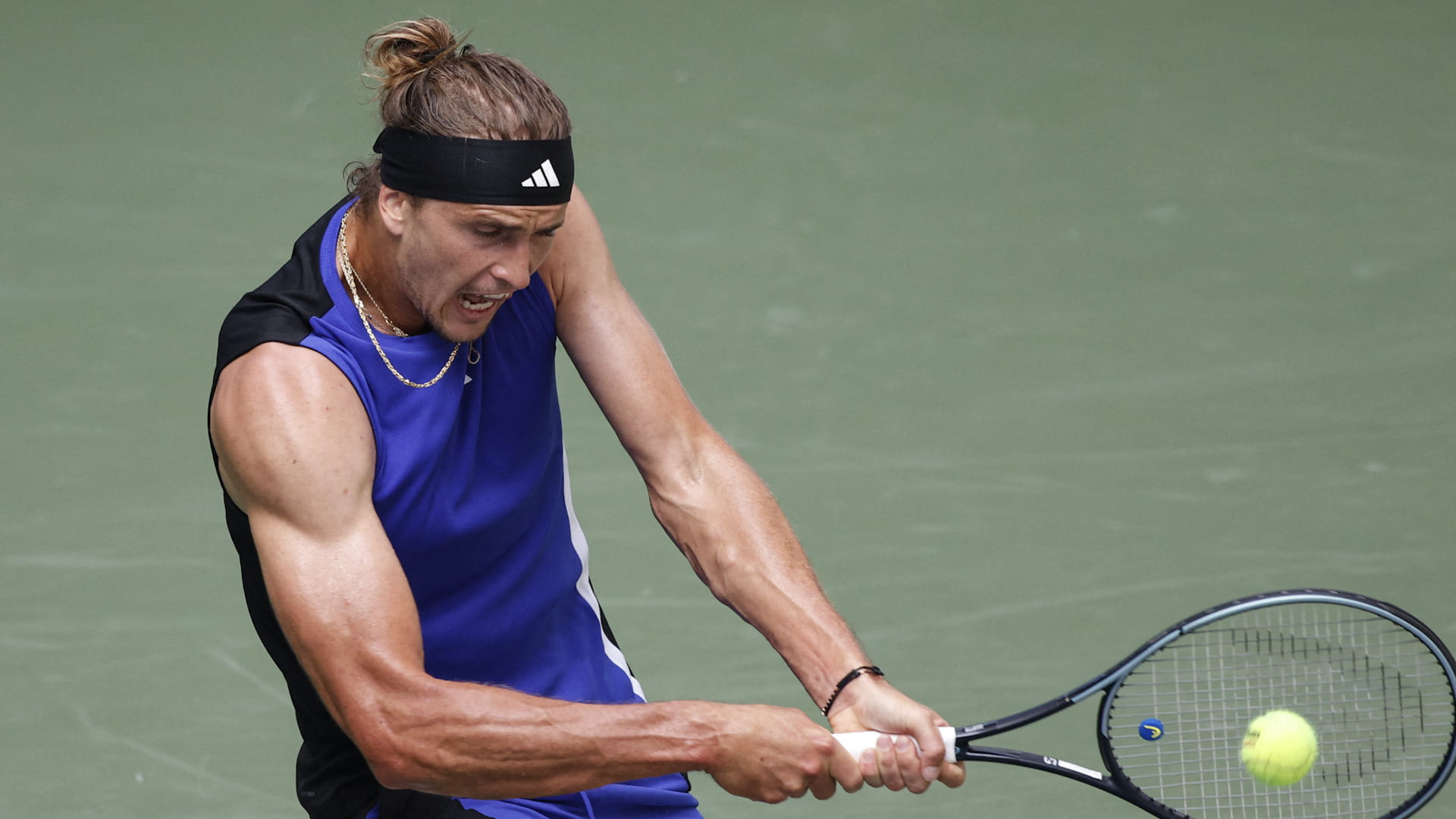 Zverev blasts past Muller to reach U.S. Open third round 