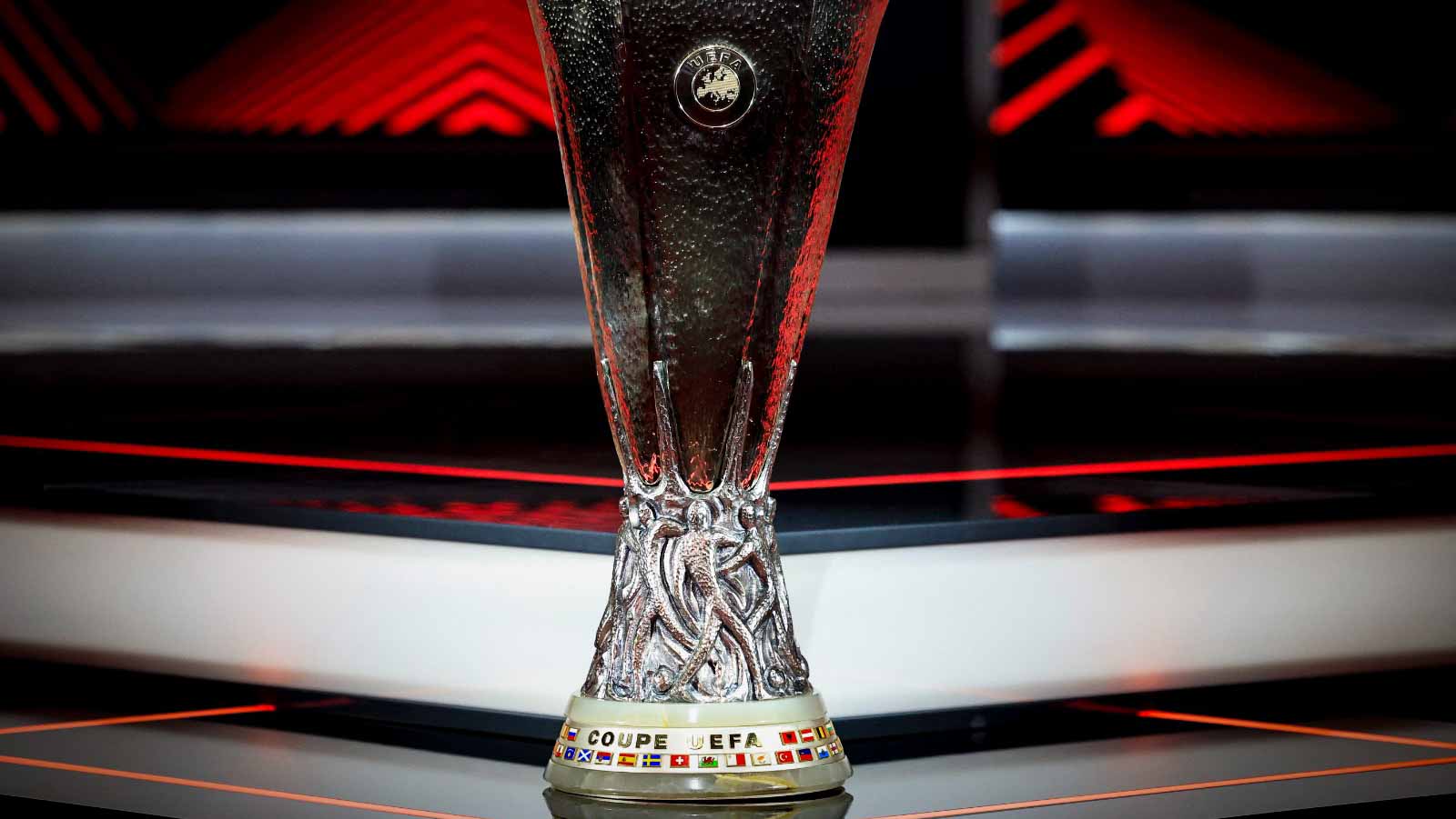 روما يواجه فرانكفورت وليون بالدوري الأوروبي 