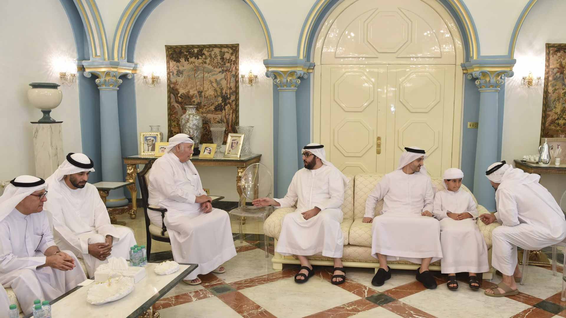 ولي عهد أم القيوين يعزي فى وفاة موزة محمد عبد الله الموسى 