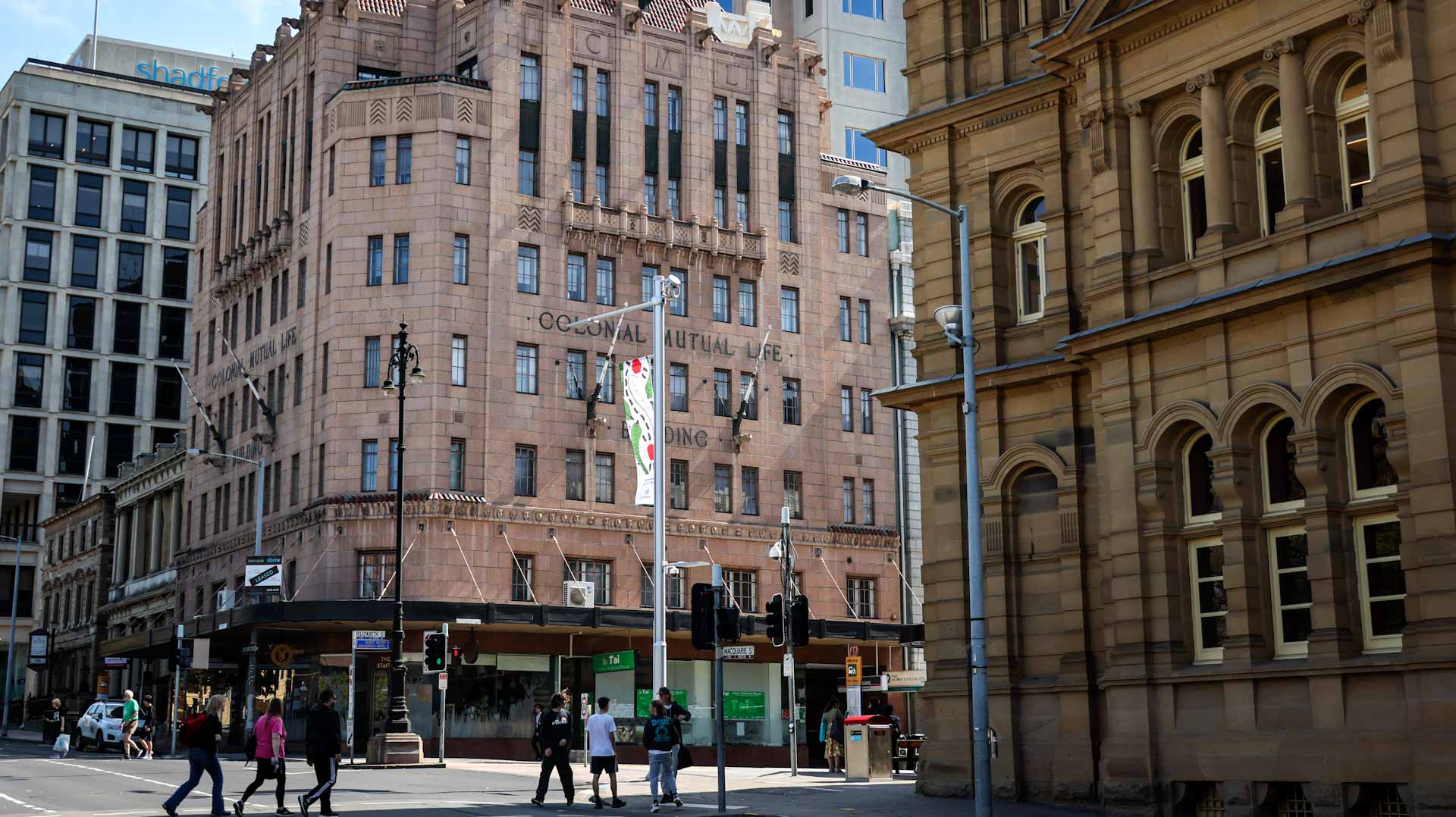 الآلاف من الأستراليين بدون كهرباء بسبب الأمطار الغزيرة 