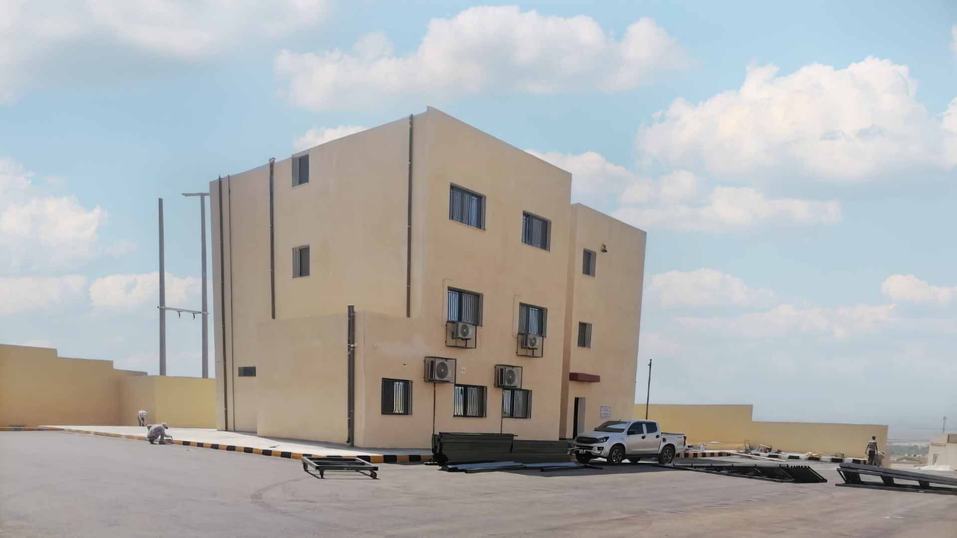 محمد النعيمي يدشن "مدرسة الشيخ حميد بن راشد النعيمي" في الأردن