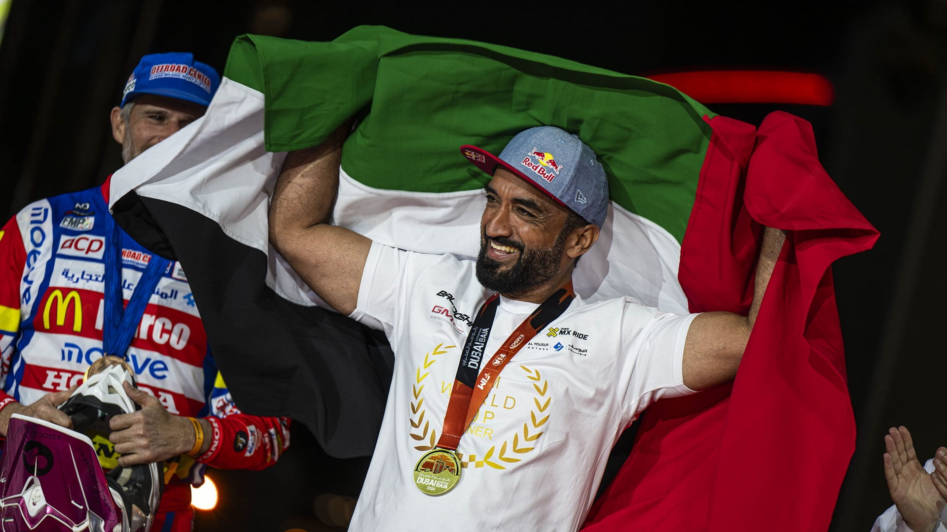 الإماراتي محمد البلوشي يتوج ببطولة العالم للراليات الصحراوية