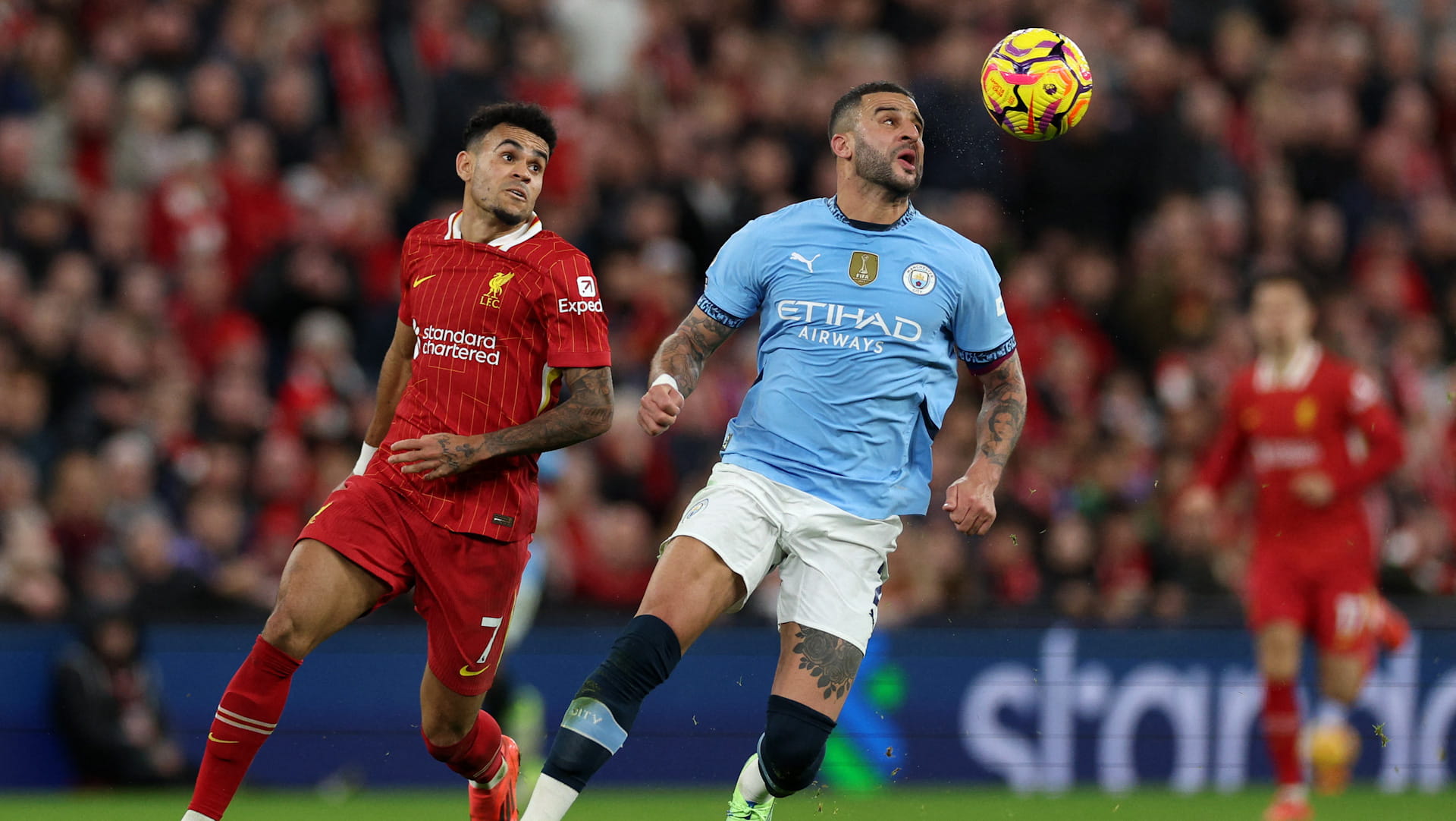 صلاح يقود ليفربول للتحليق في قمة الدوري الإنجليزي 