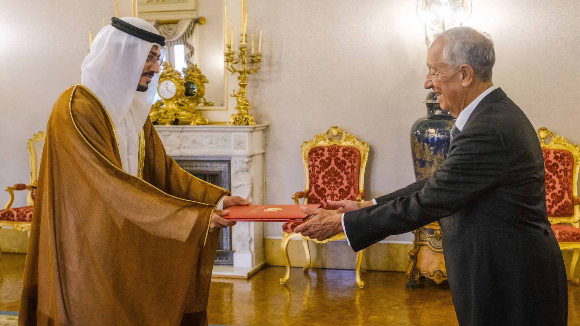 سفير الإمارات يقدم أوراق اعتماده إلى رئيس البرتغال