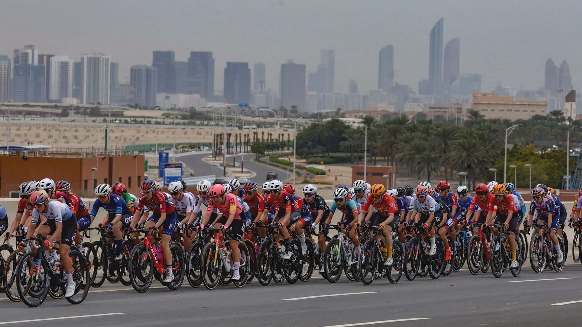 طواف الإمارات للدراجات الهوائية ينطلق فبراير المقبل 