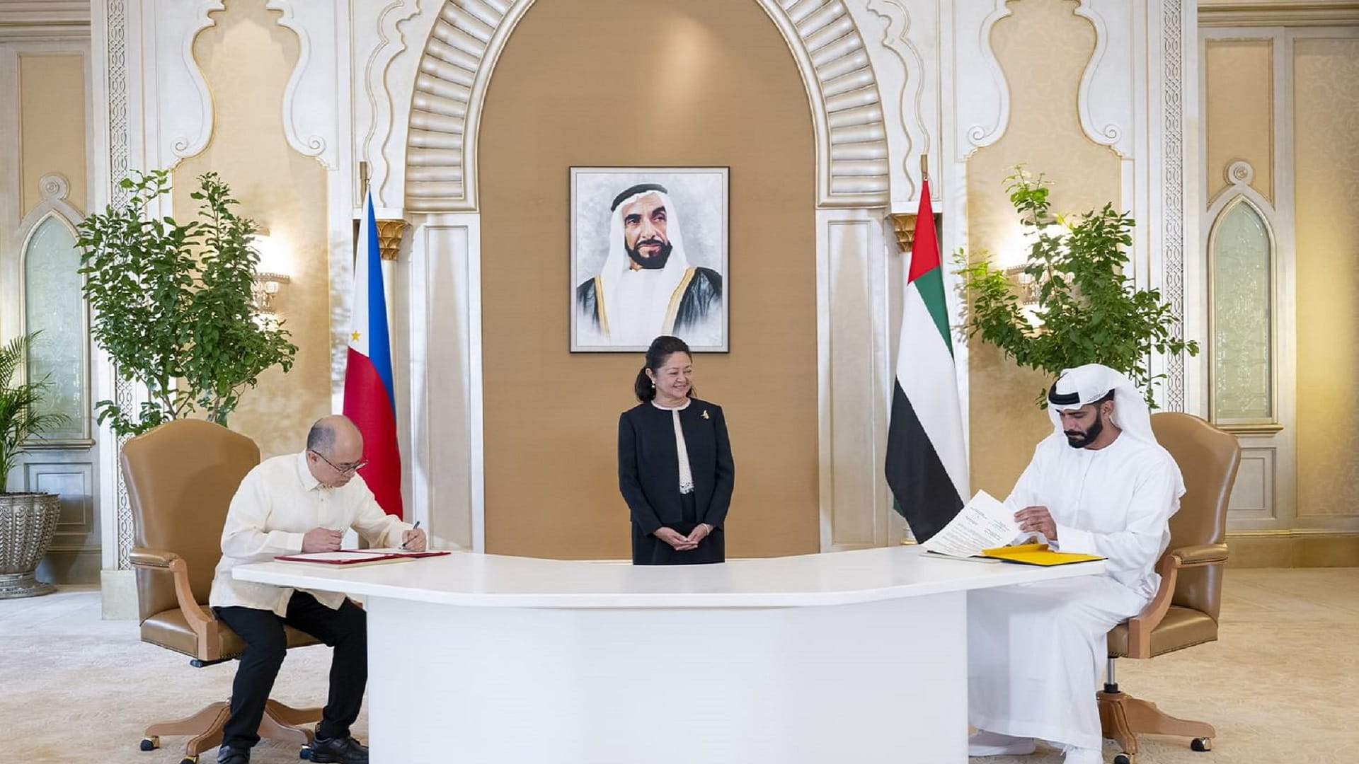 وزارة الثقافة و"الوطنية للثقافة والفنون الفلبينية" توقعان مذكرة تفاهم