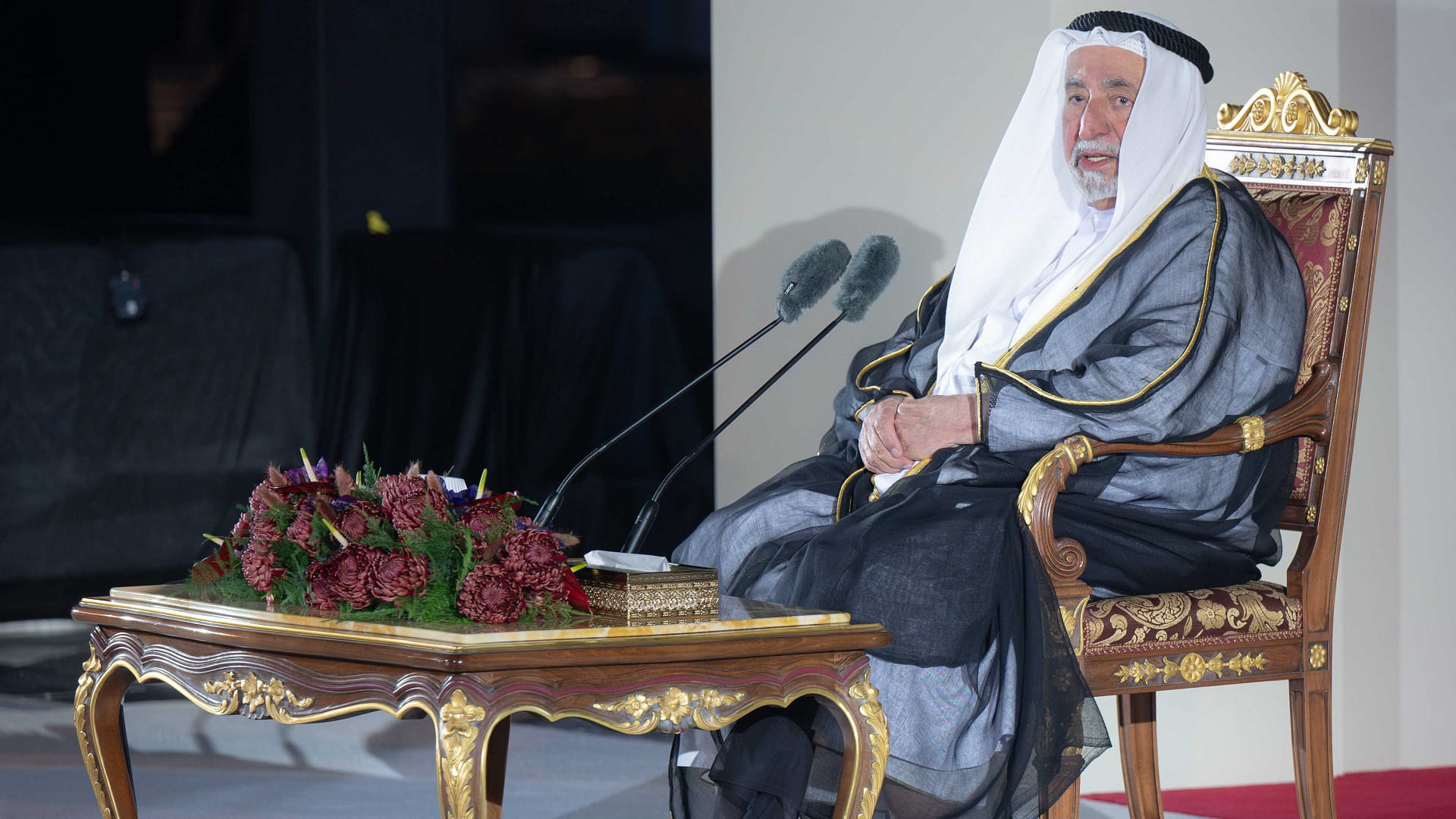 حاكم الشارقة يشهد تكريم الفائزين بجائزة الشيخ سلطان لطاقات الشباب