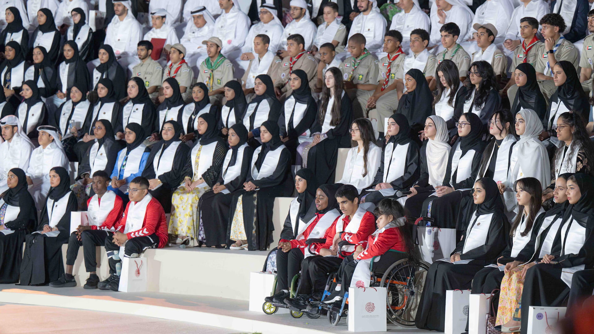 حاكم الشارقة يشهد تكريم الفائزين بجائزة الشيخ سلطان لطاقات الشباب