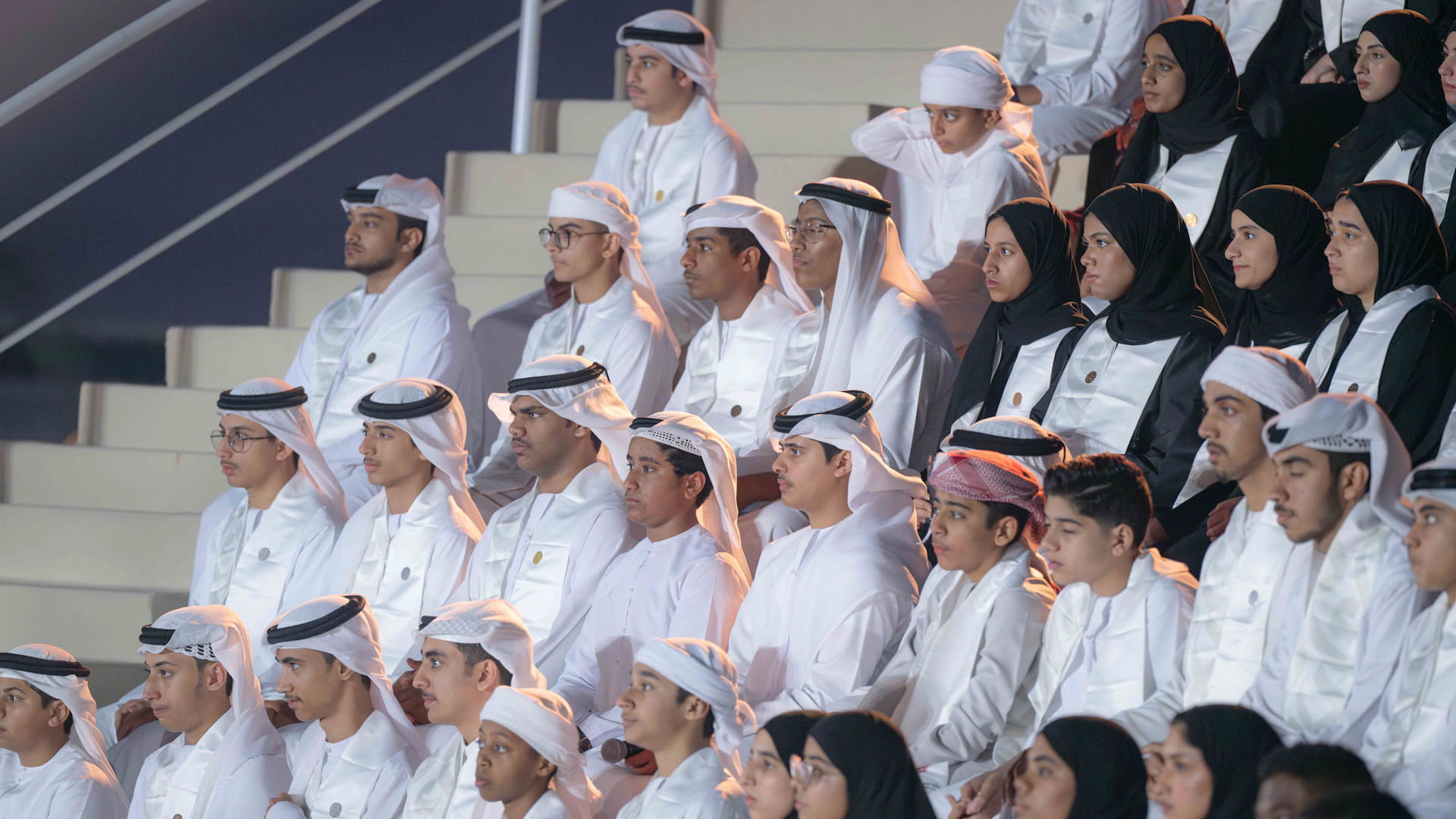 حاكم الشارقة يشهد تكريم الفائزين بجائزة الشيخ سلطان لطاقات الشباب