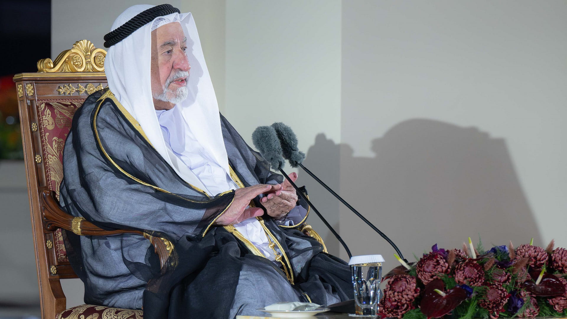 حاكم الشارقة يشهد تكريم الفائزين بجائزة الشيخ سلطان لطاقات الشباب