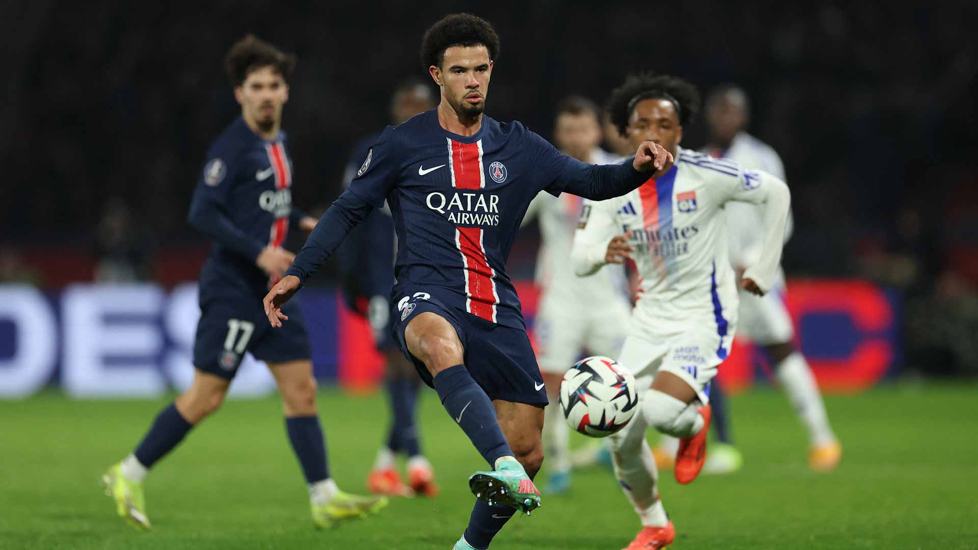 سان جيرمان يقسو على أولمبيك ليون في الدوري الفرنسي لكرة القدم 