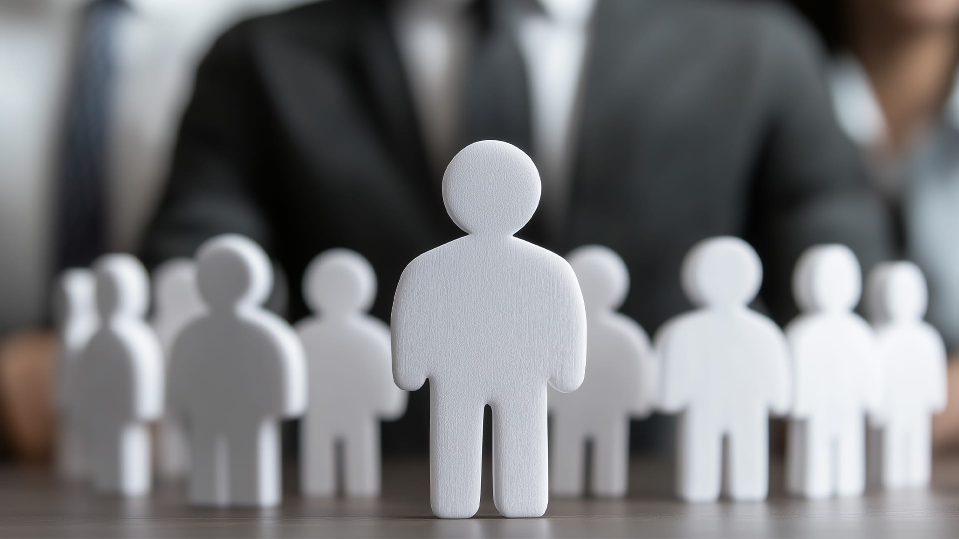 الشخصية القيادية في العمل_ ميزات تلهم الفريق وعيوب يجب الحذر منها