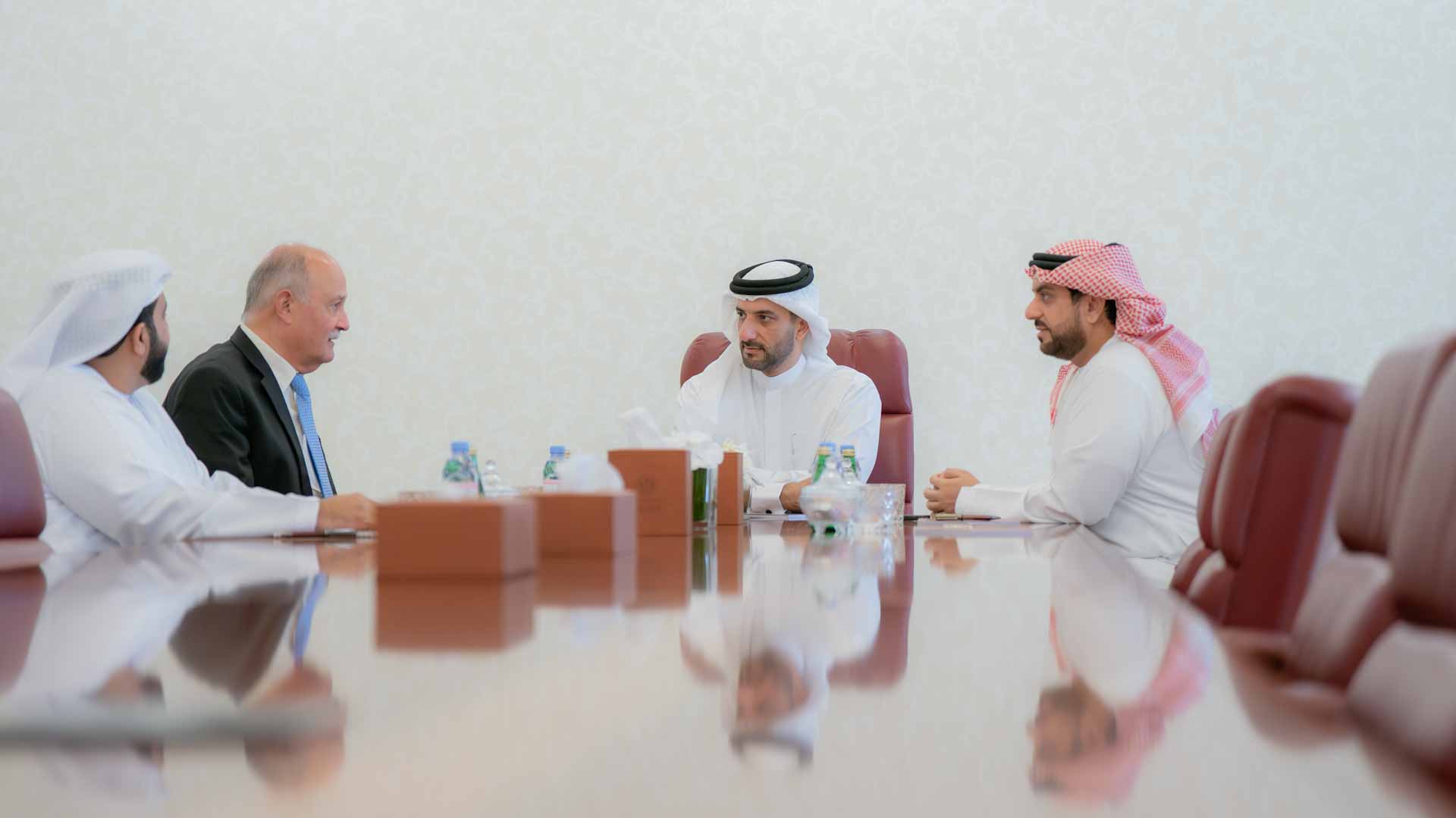 Sultan bin Ahmed visits Petroleum Department 