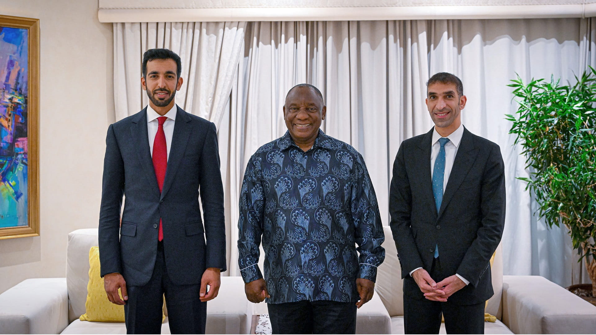 شخبوط بن نهيان يبحث ورئيس جنوب إفريقيا تعزيز العلاقات الثنائية