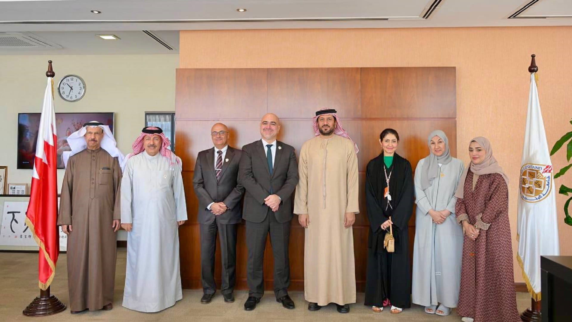 جامعة الشارقة تعزز شراكاتها الأكاديمية مع نظيراتها بمملكة البحرين