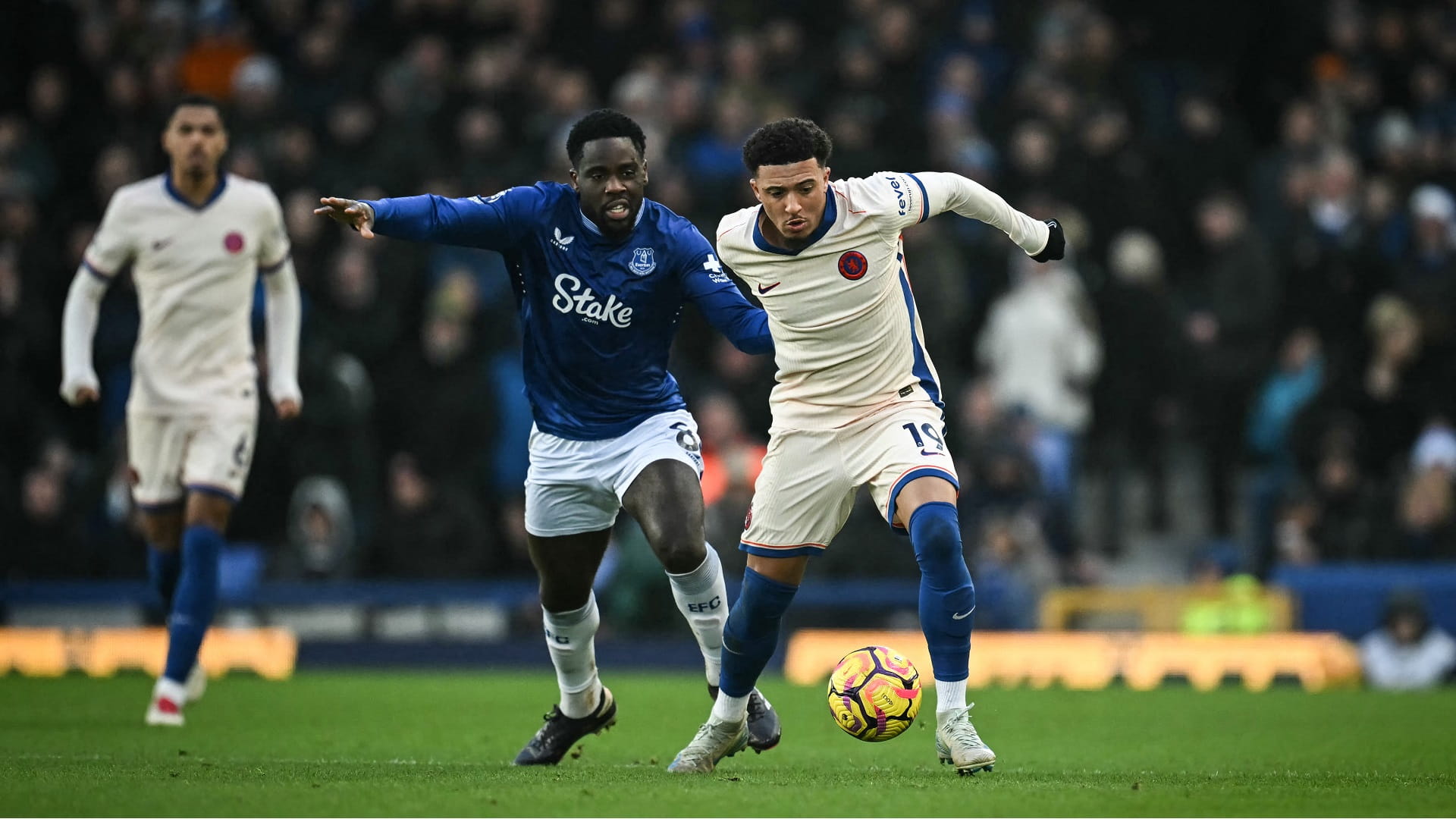 تشيلسي يتعثر أمام إيفرتون في الدوري الإنجليزي 