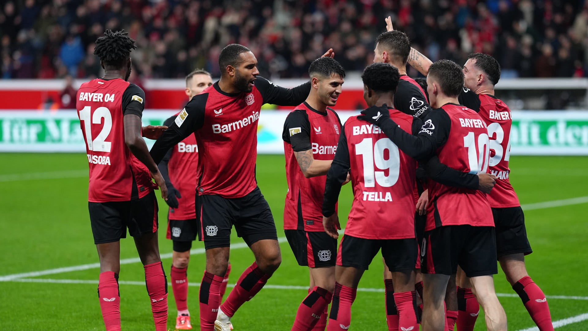 Schick hits four as Leverkusen close gap to Bayern 