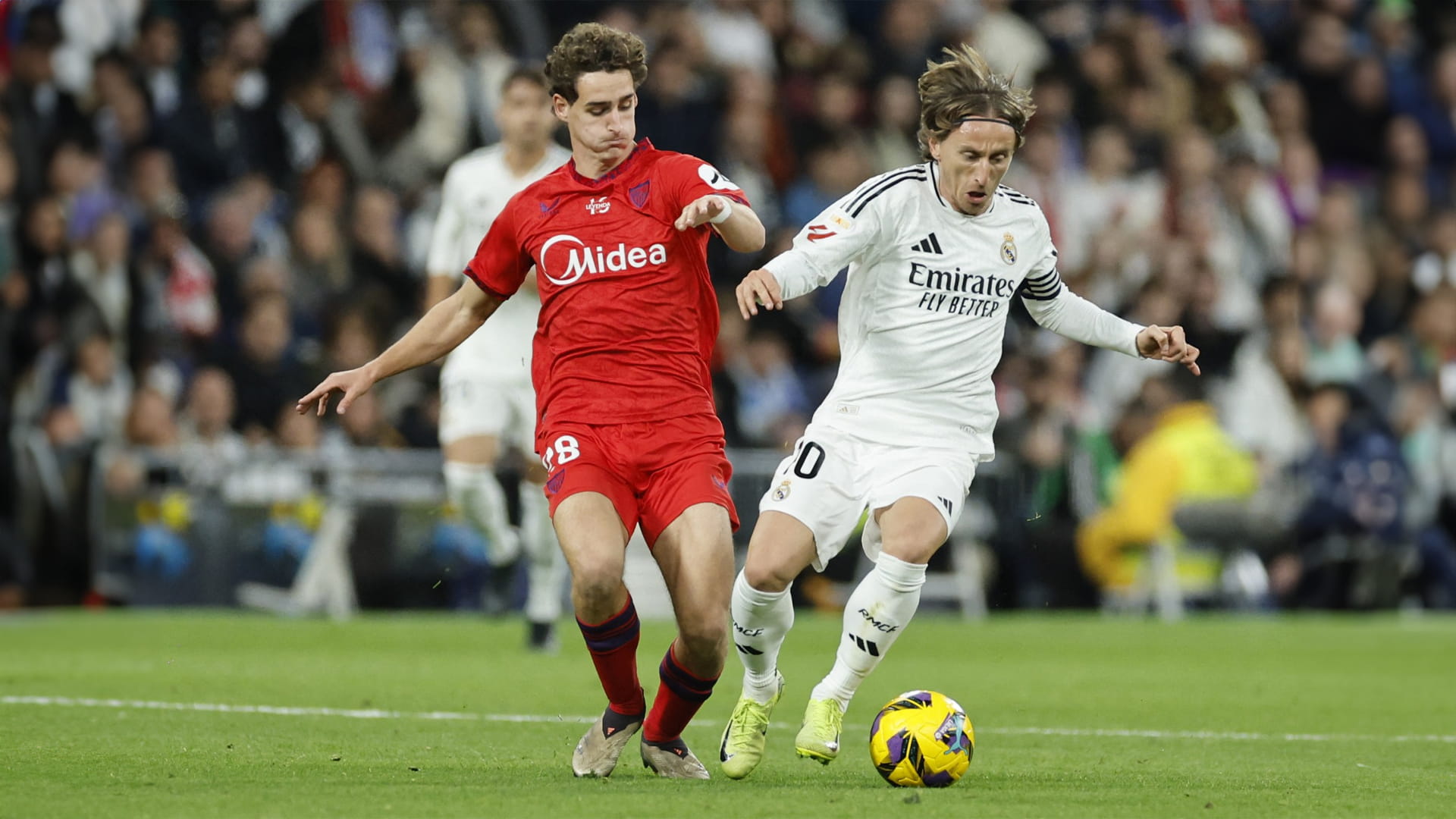 Real Madrid defeat Sevilla 4-2 to climb to second in La Liga 