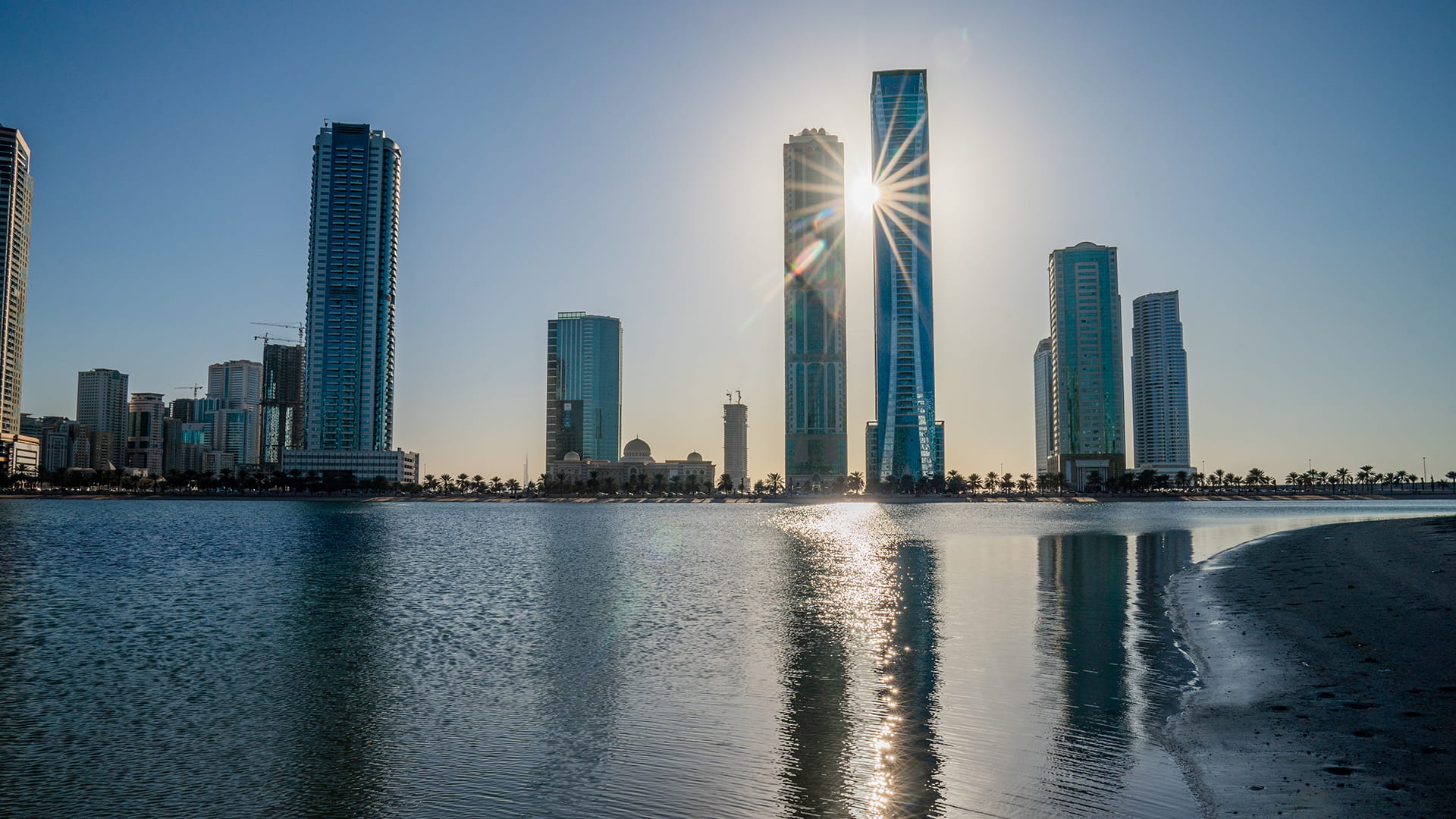 Al Khan Beach: a symphony of golden sands and stunning waves