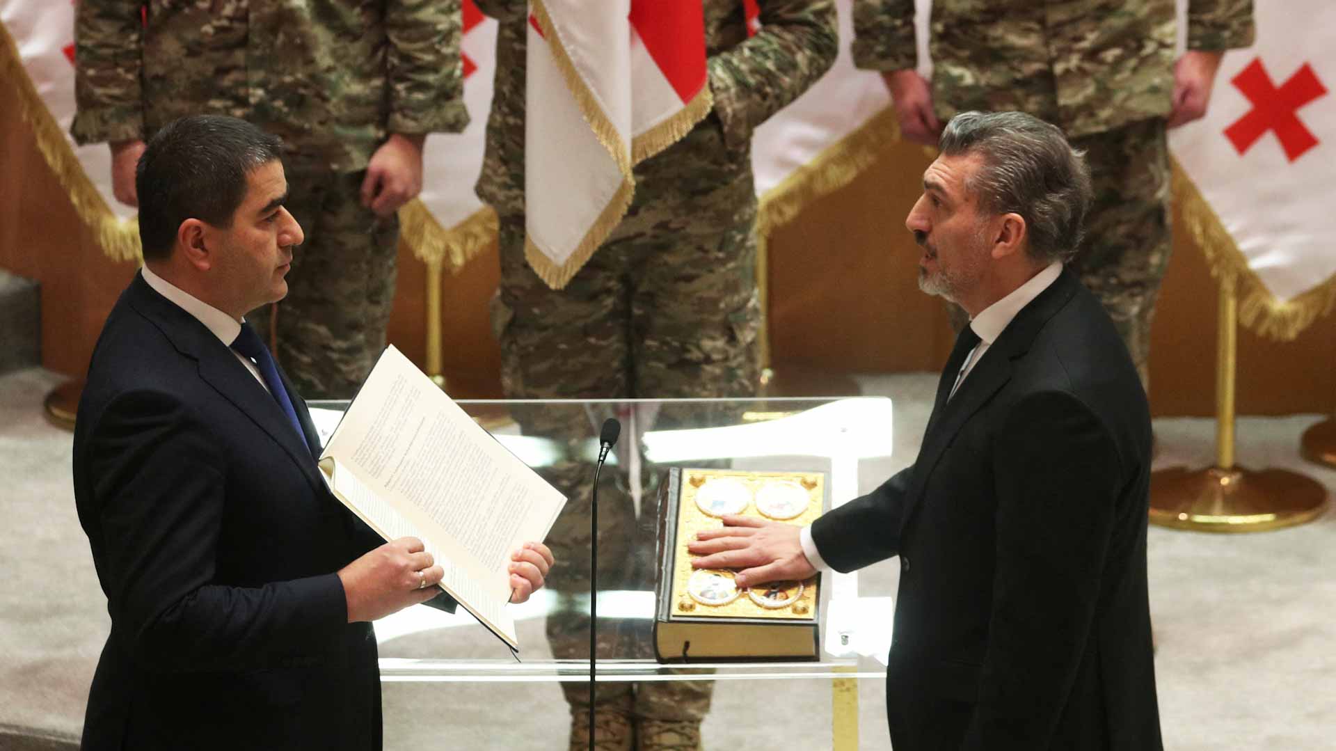 New Georgian president sworn in 