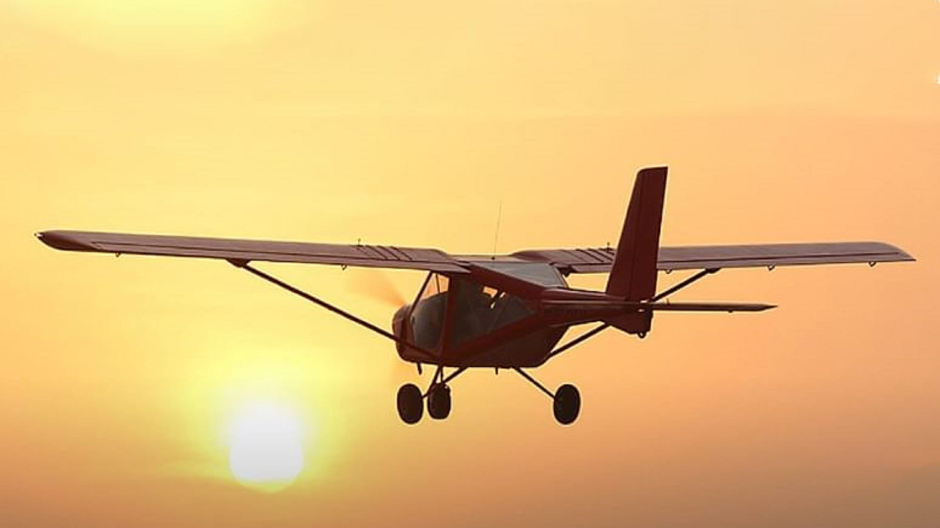 تحطم طائرة خفيفة لنادي الجزيرة للرياضات الجوية‏‎ ووفاة شخصين