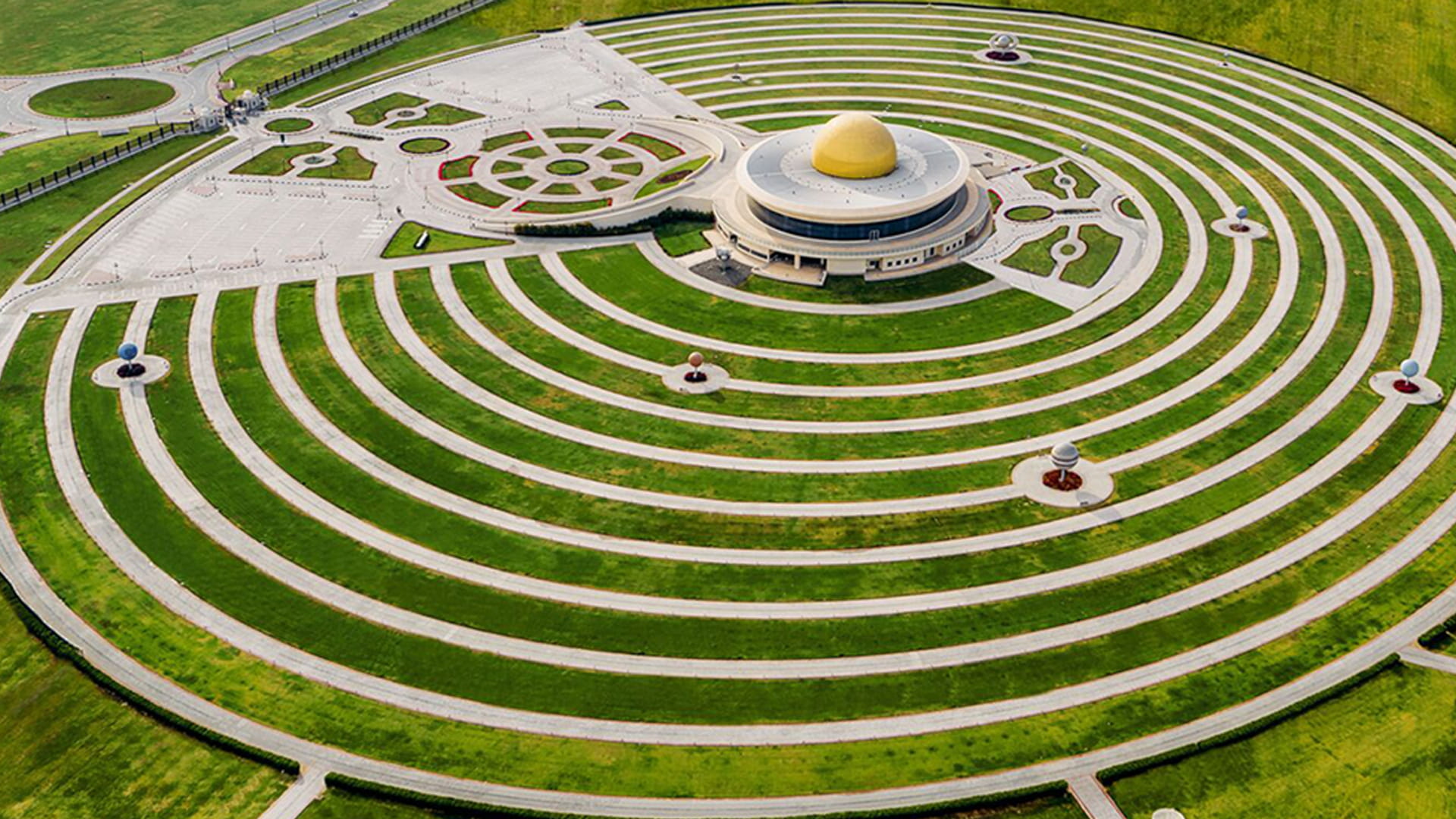 أكاديمية الشارقة لعلوم وتكنولوجيا الفضاء والفلك 