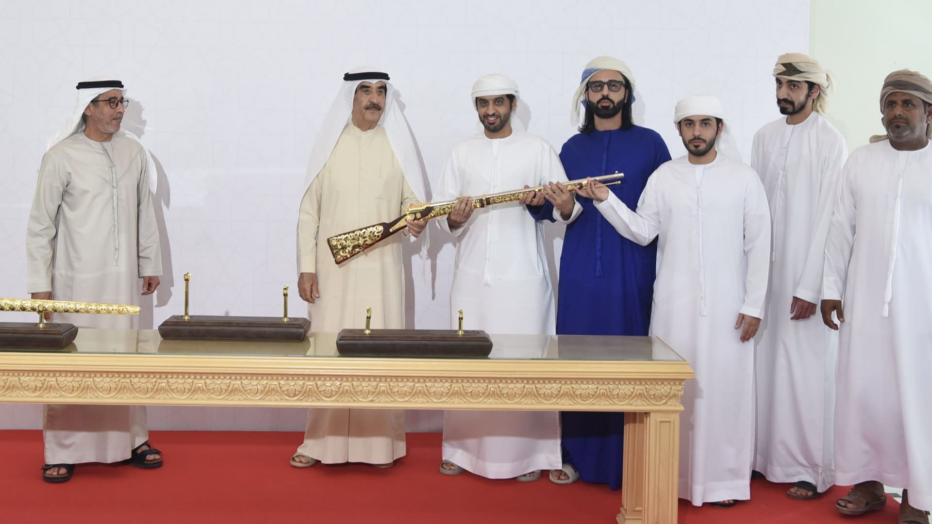 حاكم أم القيوين يشهد ختام مهرجان محمد بن زايد لسباقات الهجن  