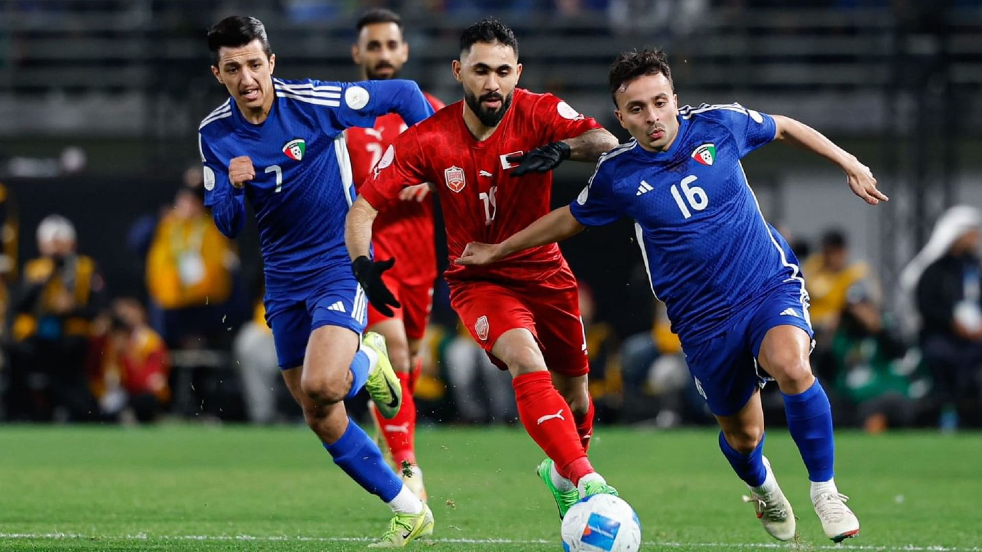 منتخب البحرين يهزم نظيره الكويتي ويصعد إلى نهائي "خليجي 26"