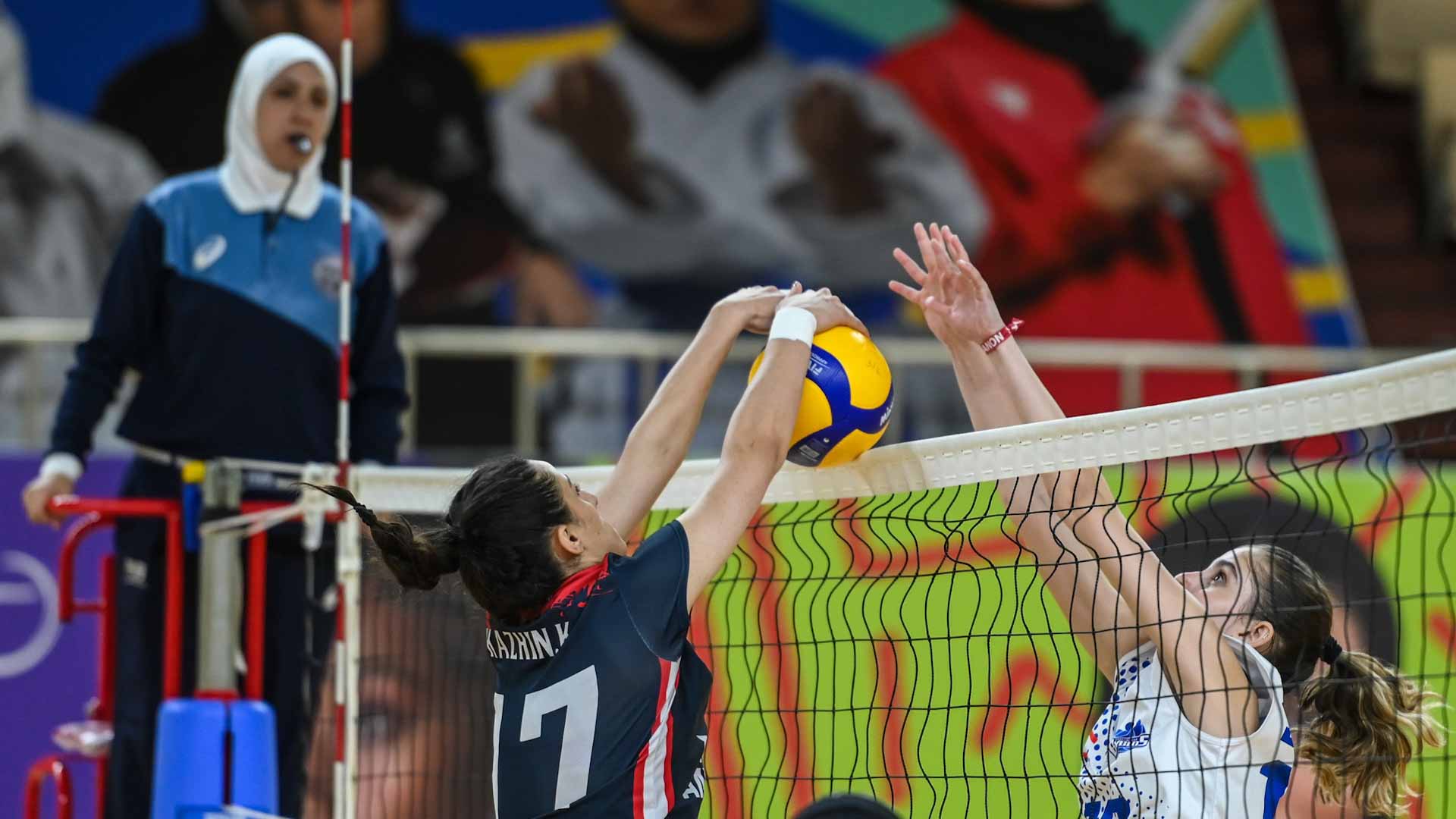 صورة بعنوان: "سبورتيغ المصري" و"بيبلوس اللبناني" يكسبان رهان بداية "الطائرة" 