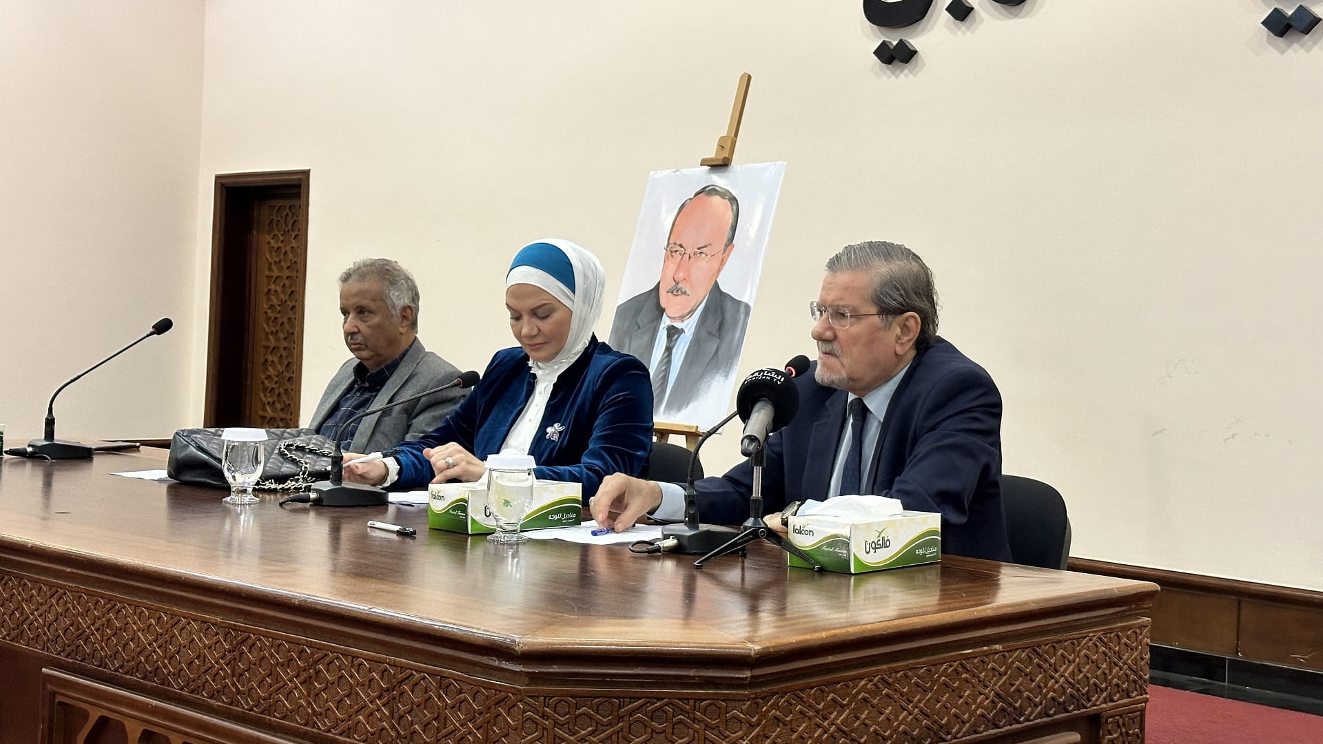 صورة بعنوان: النادي الثقافي العربي في الشارقة يستذكر الأديب الراحل عزت عمر 