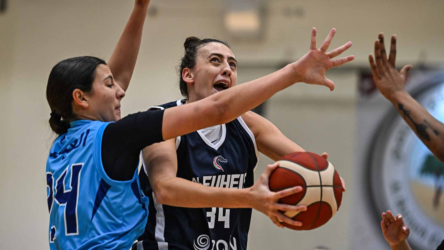 صورة بعنوان: "الفحيص الأردني" يفوز على "الفتاة الكويتي" في منافسات كرة السلة 