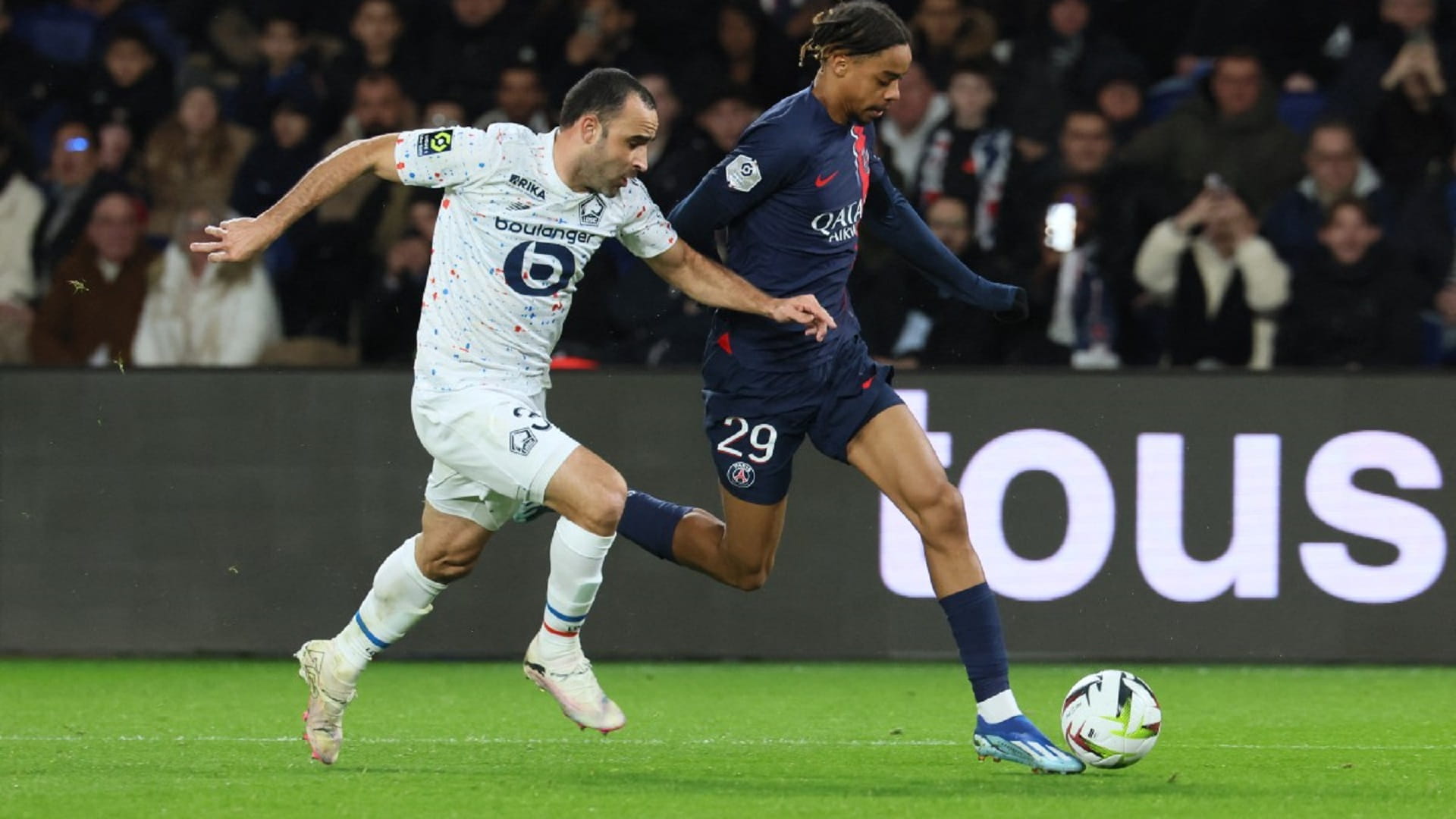 صورة بعنوان: باريس سان جيرمان يعزز صدارته للدوري الفرنسي 