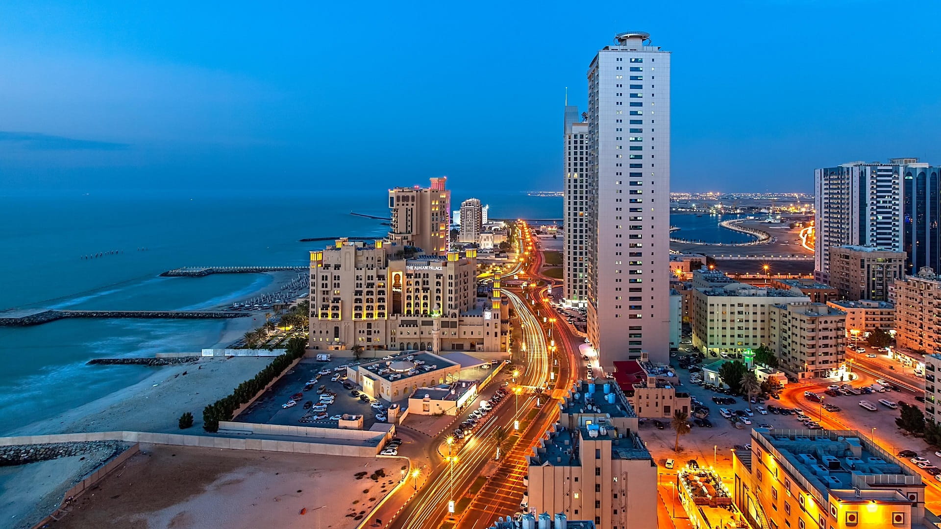 صورة بعنوان: نظراً للظروف الجوية... الدراسة عن بعد في مدارس عجمان الاثنين 