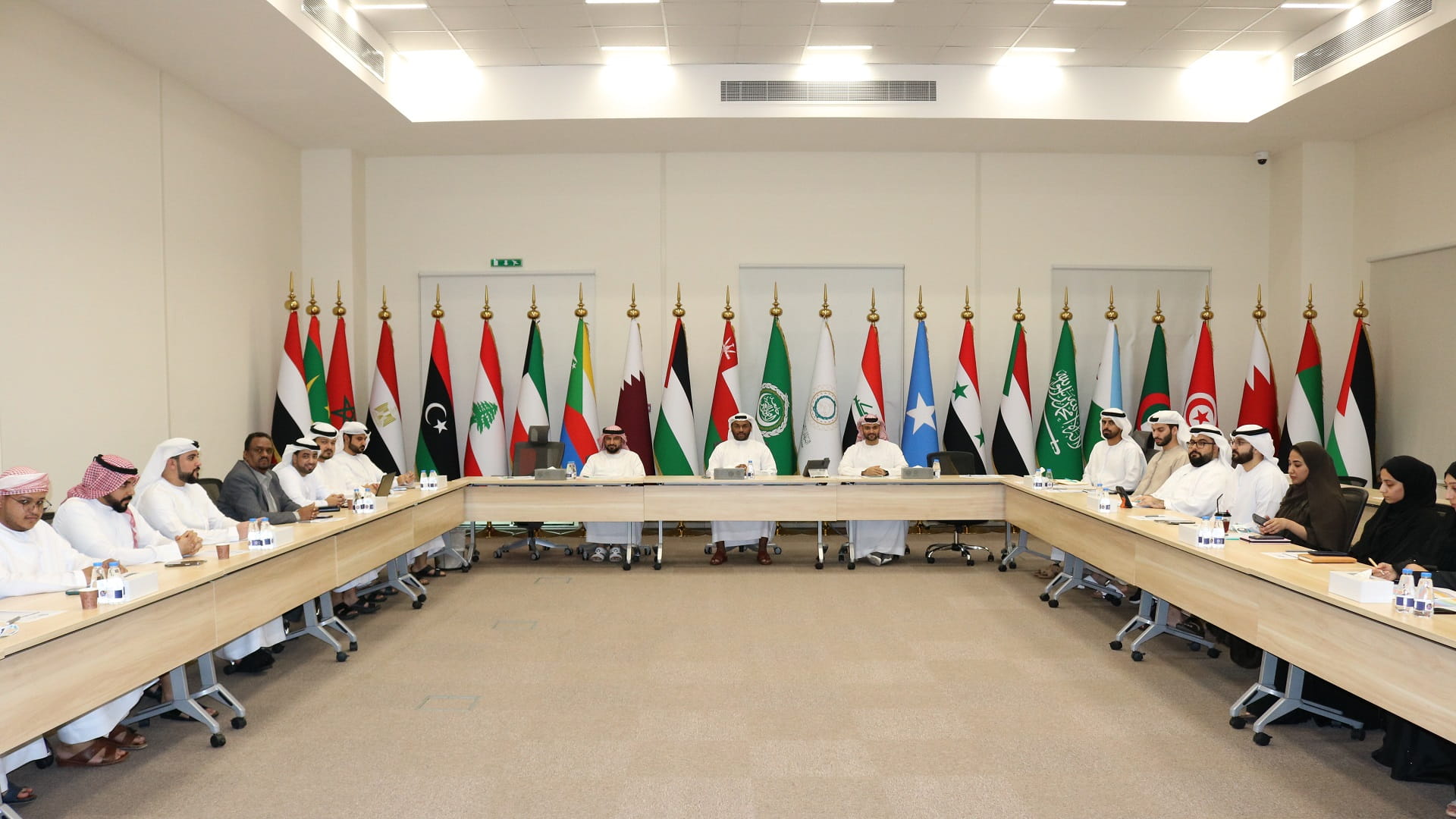 صورة بعنوان: "البرلمان العربي واستشاري الشارقة" يبحثان استعدادات استضافة الوفود 