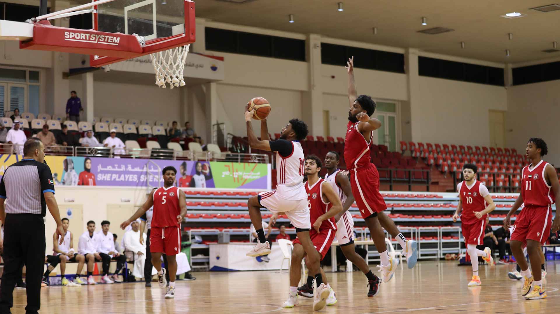 صورة بعنوان: الشارقة يفوز على الجزيرة في دوري شباب السلة 