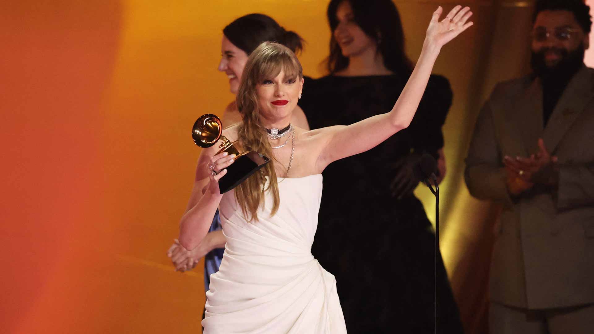 صورة بعنوان: برقم تاريخي..تيلور سويفت تحصد جائزة غرامي لألبومها للمرة الرابعة 