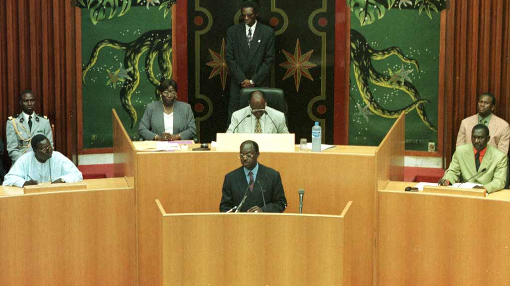 صورة بعنوان: وسط مشاحنات..برلمان السنغال يرجئ انتخابات الرئاسة إلى نهاية العام 